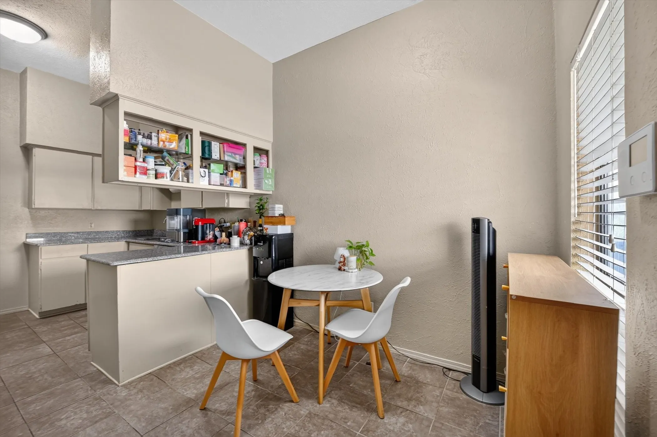 Condominium For Sale in Dallas County , 10437 High Hollows Drive 220, Dallas, Texas 75230, 2 Bedroom, 3 Bathroom, Garage spaces, 1,632 Sqft, built in 1969, mls#21405934, Real Estate Agent in Dallas, Homes For Sale in Dallas county, Homes For Sale in Dallas, Realtor in Dallas Texas, Real Estate Brokerage Independent Realty Texas, Luminita Cordes Realtor
