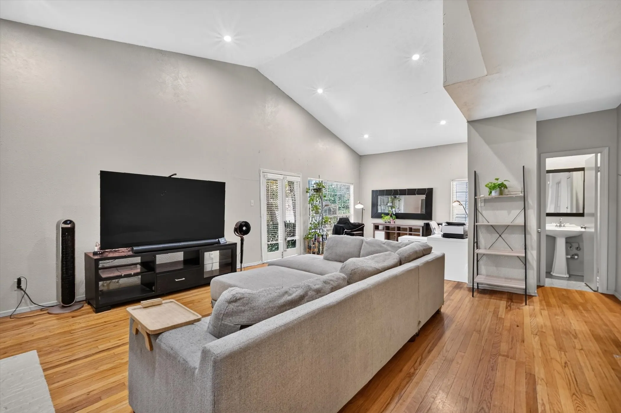 Condominium For Sale in Dallas County , 10437 High Hollows Drive 220, Dallas, Texas 75230, 2 Bedroom, 3 Bathroom, Garage spaces, 1,632 Sqft, built in 1969, mls#21405934, Real Estate Agent in Dallas, Homes For Sale in Dallas county, Homes For Sale in Dallas, Realtor in Dallas Texas, Real Estate Brokerage Independent Realty Texas, Luminita Cordes Realtor