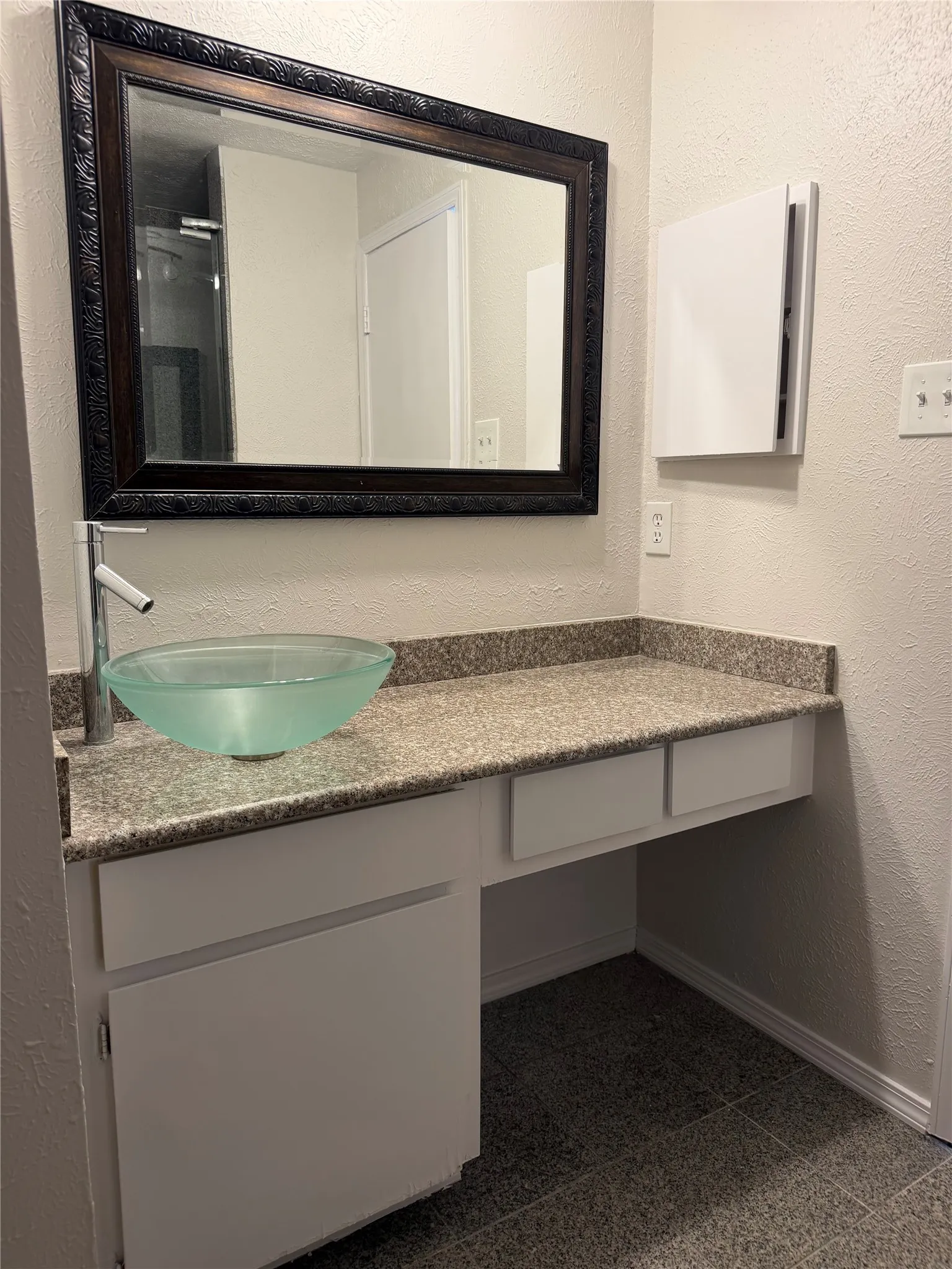Condominium For Sale in Dallas County , 10437 High Hollows Drive 220, Dallas, Texas 75230, 2 Bedroom, 3 Bathroom, Garage spaces, 1,632 Sqft, built in 1969, mls#21405934, Real Estate Agent in Dallas, Homes For Sale in Dallas county, Homes For Sale in Dallas, Realtor in Dallas Texas, Real Estate Brokerage Independent Realty Texas, Luminita Cordes Realtor