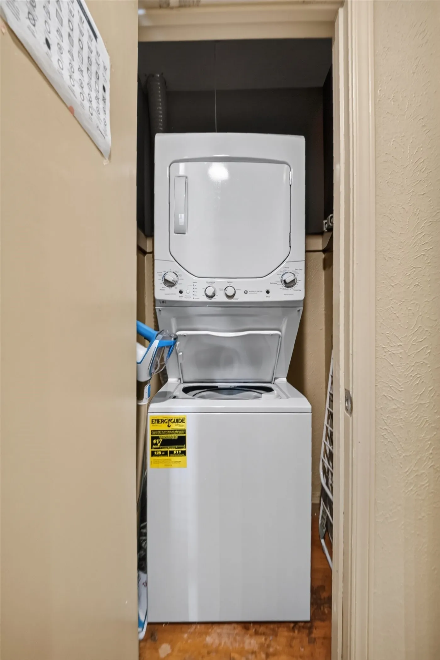 Condominium For Sale in Dallas County , 10437 High Hollows Drive 220, Dallas, Texas 75230, 2 Bedroom, 3 Bathroom, Garage spaces, 1,632 Sqft, built in 1969, mls#21405934, Real Estate Agent in Dallas, Homes For Sale in Dallas county, Homes For Sale in Dallas, Realtor in Dallas Texas, Real Estate Brokerage Independent Realty Texas, Luminita Cordes Realtor