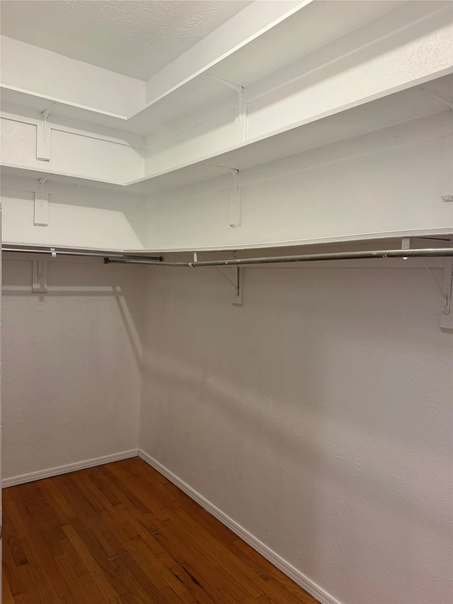 Condominium For Sale in Dallas County , 10437 High Hollows Drive 220, Dallas, Texas 75230, 2 Bedroom, 3 Bathroom, Garage spaces, 1,632 Sqft, built in 1969, mls#21405934, Real Estate Agent in Dallas, Homes For Sale in Dallas county, Homes For Sale in Dallas, Realtor in Dallas Texas, Real Estate Brokerage Independent Realty Texas, Luminita Cordes Realtor