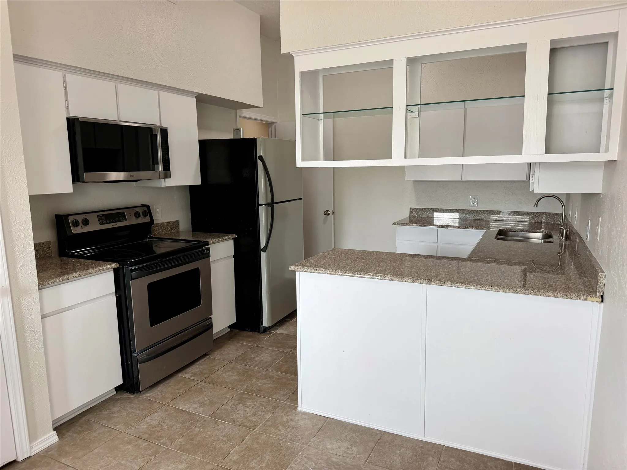 Condominium For Sale in Dallas County , 10437 High Hollows Drive 220, Dallas, Texas 75230, 2 Bedroom, 3 Bathroom, Garage spaces, 1,632 Sqft, built in 1969, mls#21405934, Real Estate Agent in Dallas, Homes For Sale in Dallas county, Homes For Sale in Dallas, Realtor in Dallas Texas, Real Estate Brokerage Independent Realty Texas, Luminita Cordes Realtor