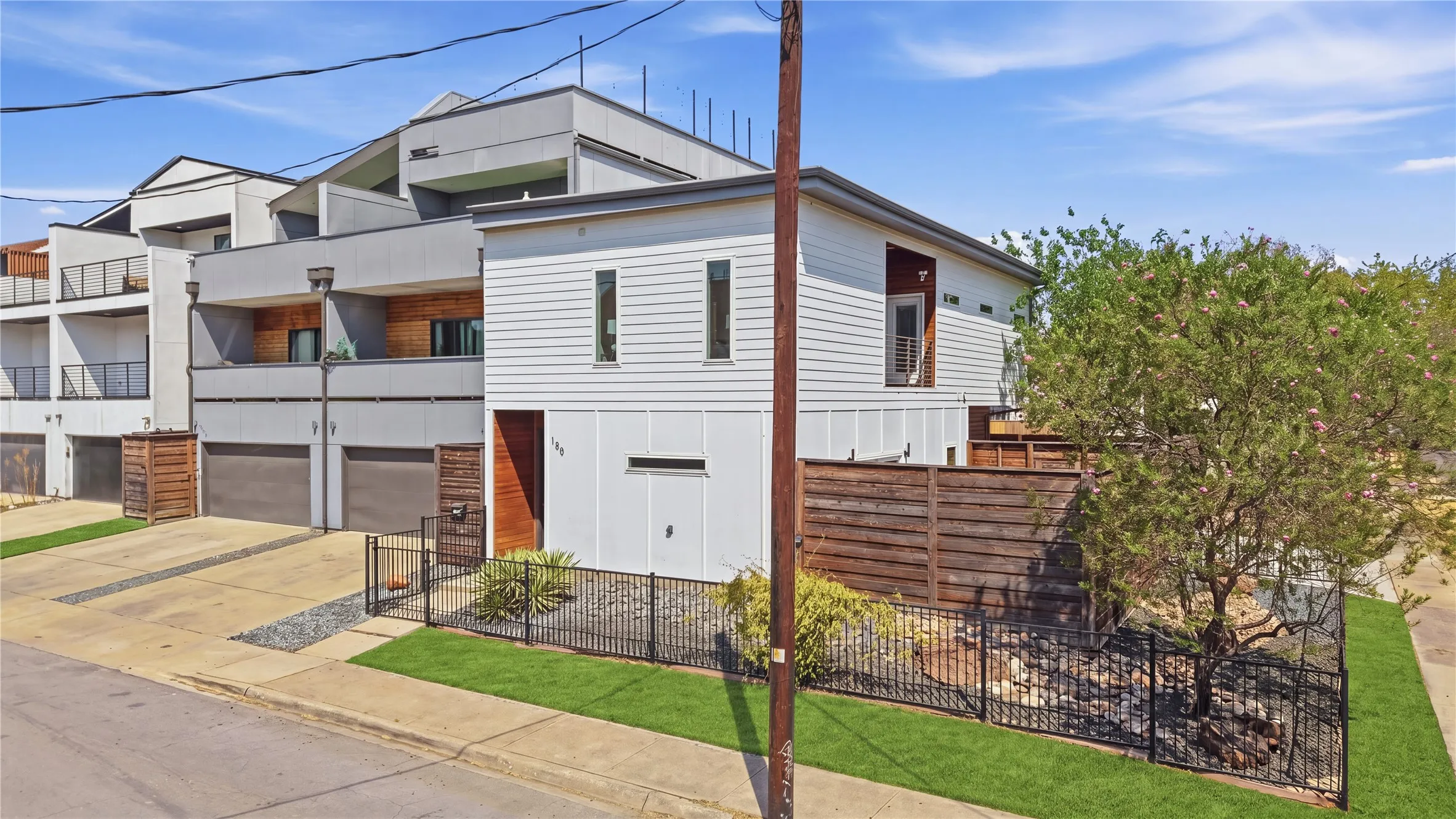 Welcome to 180 S Cisco - the only detached single family home of the group - with close proximity to downtown Dallas and Deep Ellum!