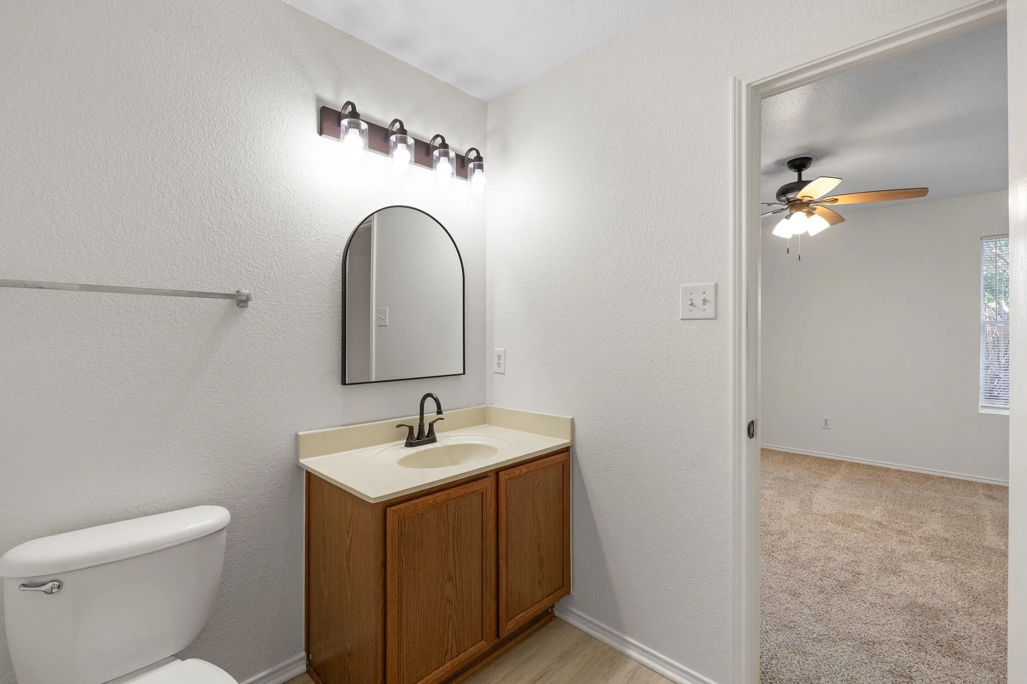 Single Family Residence For Sale in Tarrant County , 1128 Boxwood Drive, Crowley, Texas 76036, 3 Bedroom, 2 Bathroom, 2 Garage spaces, 1,448 Sqft, built in 2005, mls#21405936, Real Estate Agent in Crowley, Homes For Sale in Tarrant county, Homes For Sale in Crowley, Realtor in Crowley Texas, Real Estate Brokerage Independent Realty Texas, Luminita Cordes Realtor