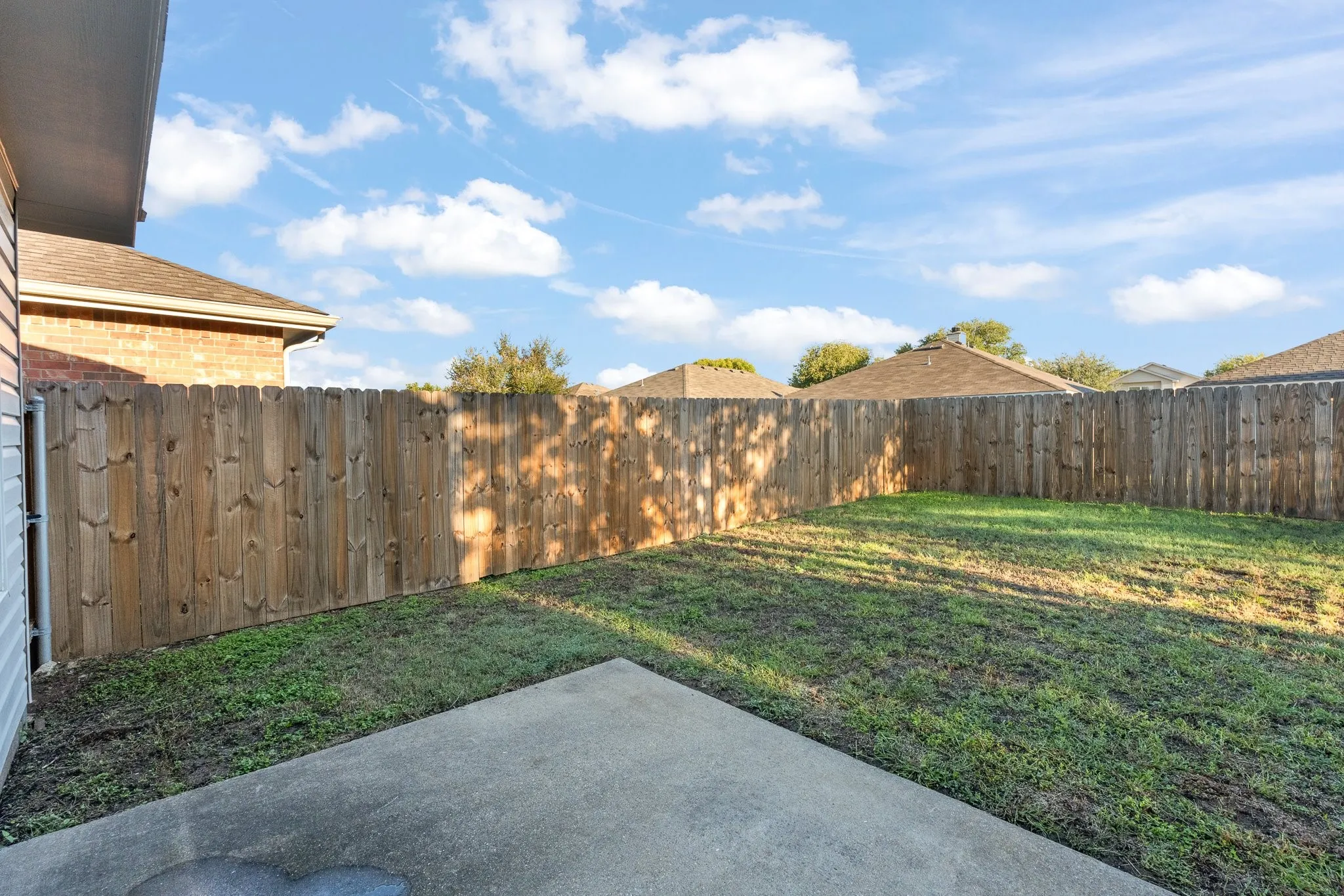Single Family Residence For Sale in Tarrant County , 1128 Boxwood Drive, Crowley, Texas 76036, 3 Bedroom, 2 Bathroom, 2 Garage spaces, 1,448 Sqft, built in 2005, mls#21405936, Real Estate Agent in Crowley, Homes For Sale in Tarrant county, Homes For Sale in Crowley, Realtor in Crowley Texas, Real Estate Brokerage Independent Realty Texas, Luminita Cordes Realtor