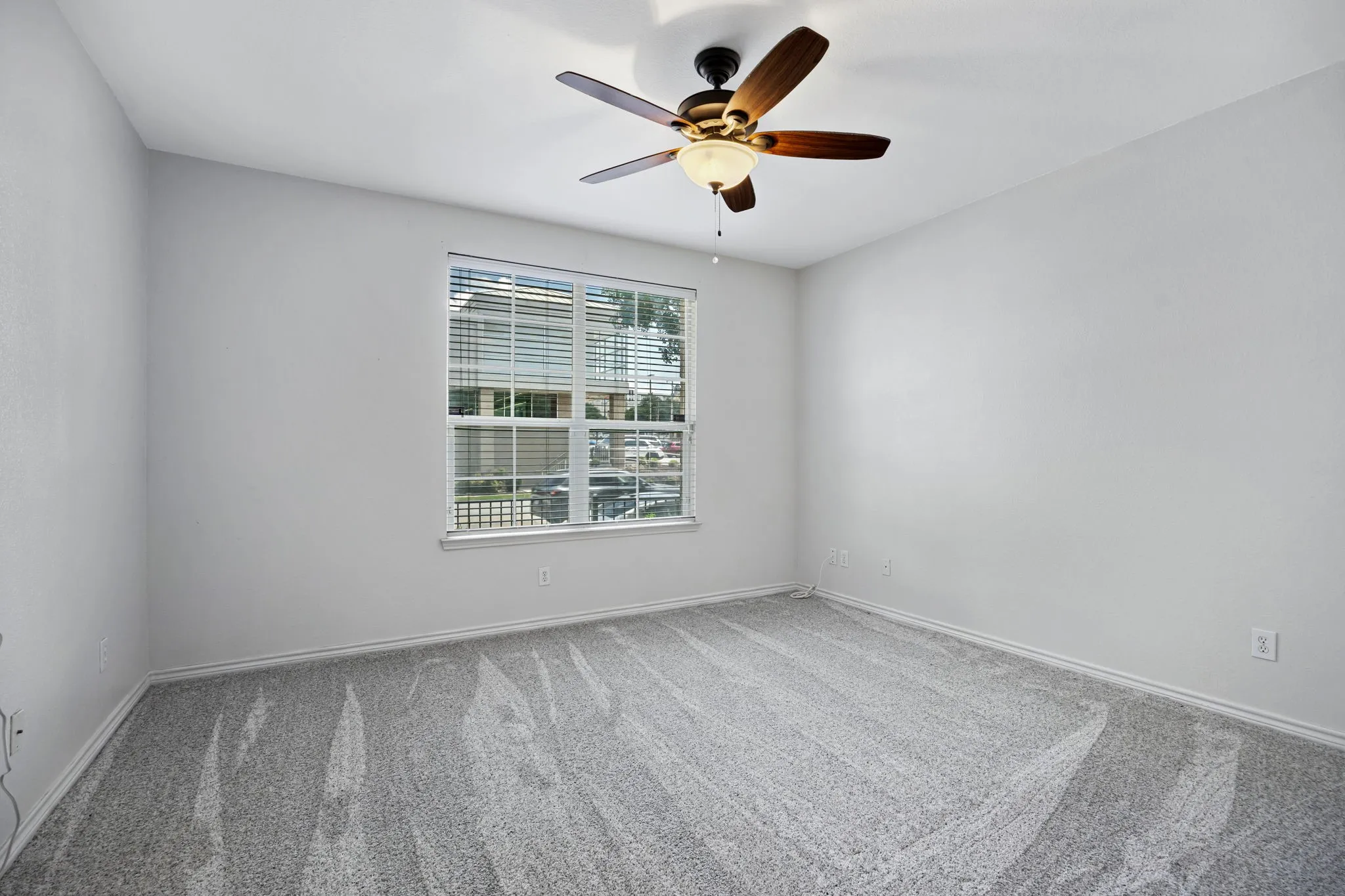 Condominium For Rent in Tarrant County , 950 Henderson Street 1104, Fort Worth, Texas 76102, 1 Bedroom, 1 Bathroom, 1 Garage spaces, 1,030 Sqft, built in 2007, mls#21405546, Real Estate Agent in Fort Worth, Homes For Rent in Tarrant county, Homes For Rent in Fort Worth, Realtor in Fort Worth Texas, Real Estate Brokerage Independent Realty Texas, Luminita Cordes Realtor