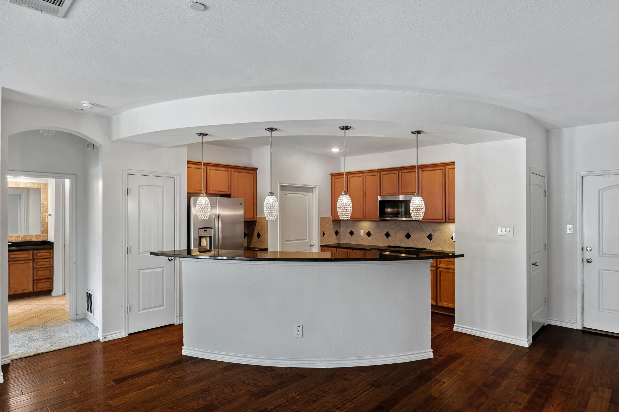 Condominium For Rent in Tarrant County , 950 Henderson Street 1104, Fort Worth, Texas 76102, 1 Bedroom, 1 Bathroom, 1 Garage spaces, 1,030 Sqft, built in 2007, mls#21405546, Real Estate Agent in Fort Worth, Homes For Rent in Tarrant county, Homes For Rent in Fort Worth, Realtor in Fort Worth Texas, Real Estate Brokerage Independent Realty Texas, Luminita Cordes Realtor