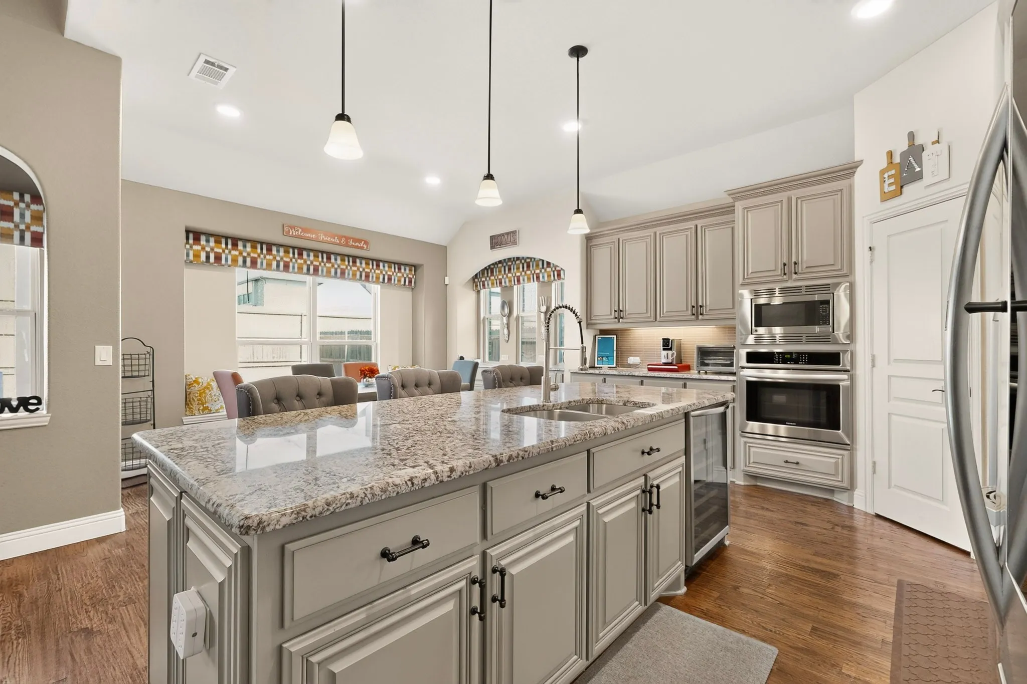 Single Family Residence For Sale in Kaufman County , 1804 Chadwick Lane, Forney, Texas 75126, 5 Bedroom, 5 Bathroom, 3 Garage spaces, 4,015 Sqft, built in 2019, mls#21404867, Real Estate Agent in Forney, Homes For Sale in Kaufman county, Homes For Sale in Forney, Realtor in Forney Texas, Real Estate Brokerage Independent Realty Texas, Luminita Cordes Realtor