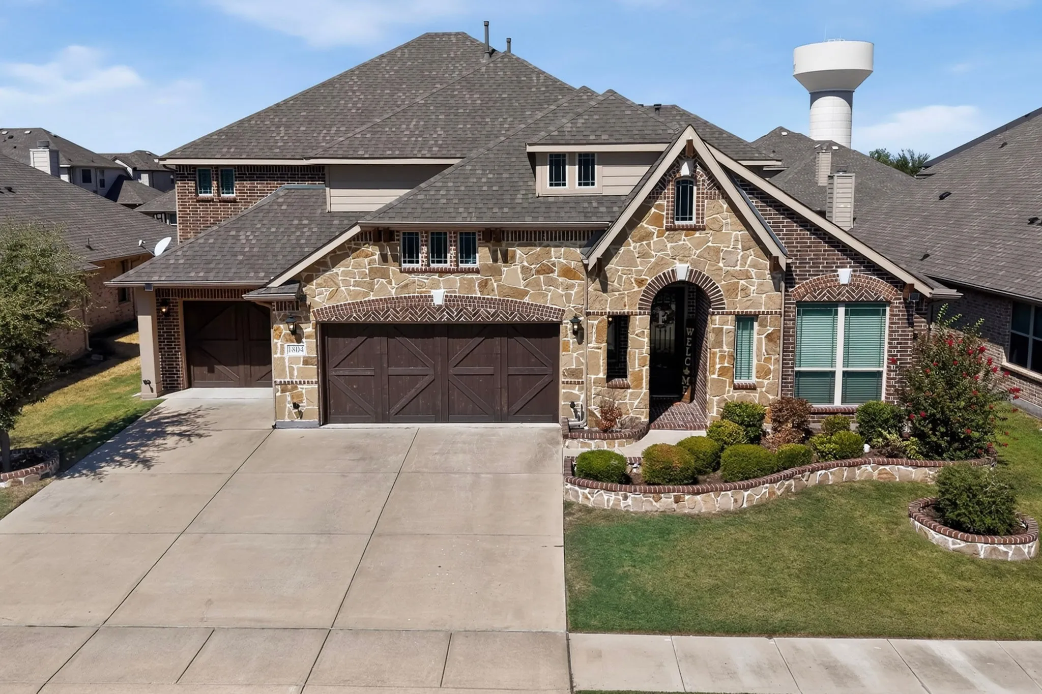 Single Family Residence For Sale in Kaufman County , 1804 Chadwick Lane, Forney, Texas 75126, 5 Bedroom, 5 Bathroom, 3 Garage spaces, 4,015 Sqft, built in 2019, mls#21404867, Real Estate Agent in Forney, Homes For Sale in Kaufman county, Homes For Sale in Forney, Realtor in Forney Texas, Real Estate Brokerage Independent Realty Texas, Luminita Cordes Realtor