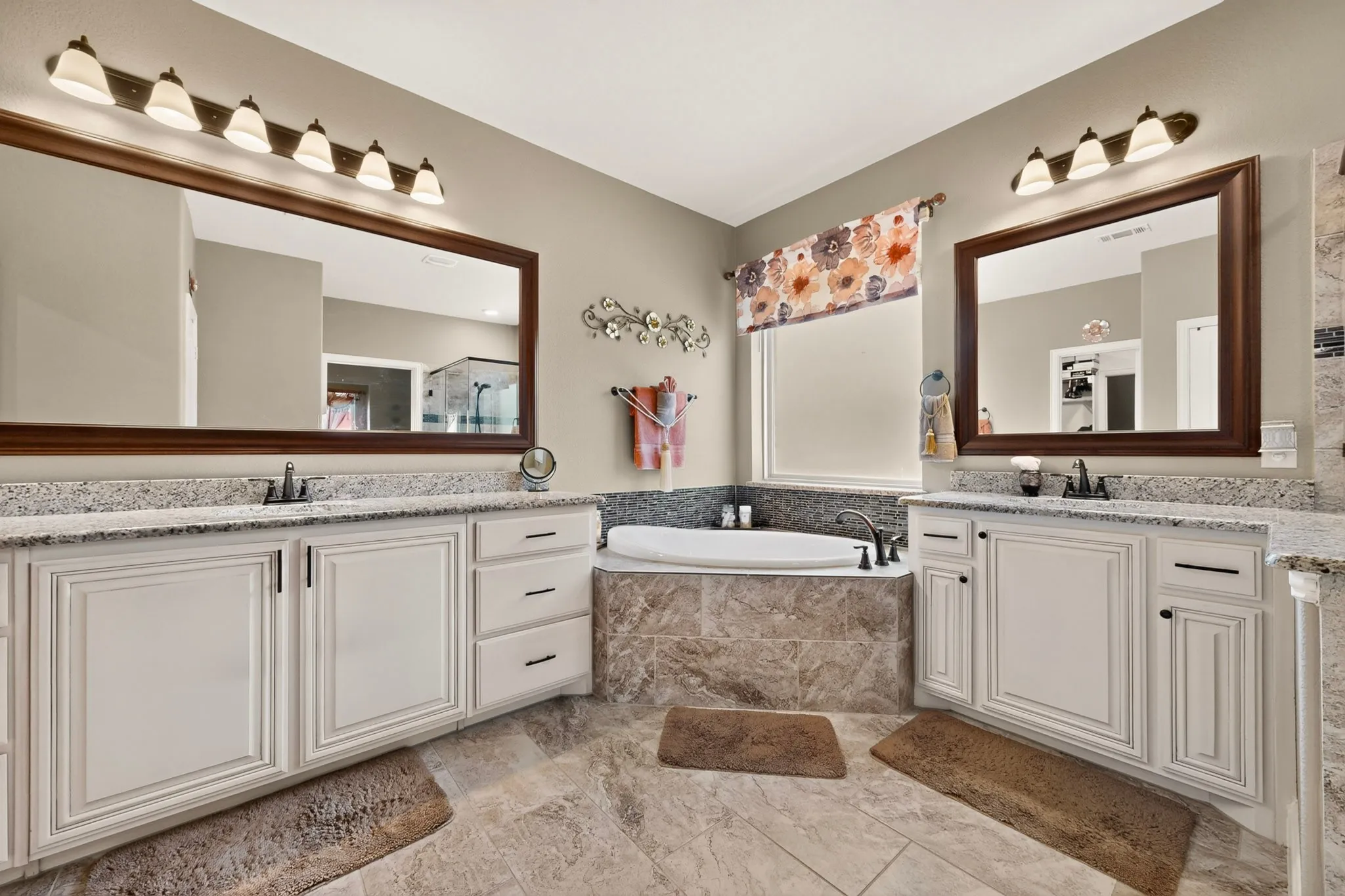 Single Family Residence For Sale in Kaufman County , 1804 Chadwick Lane, Forney, Texas 75126, 5 Bedroom, 5 Bathroom, 3 Garage spaces, 4,015 Sqft, built in 2019, mls#21404867, Real Estate Agent in Forney, Homes For Sale in Kaufman county, Homes For Sale in Forney, Realtor in Forney Texas, Real Estate Brokerage Independent Realty Texas, Luminita Cordes Realtor