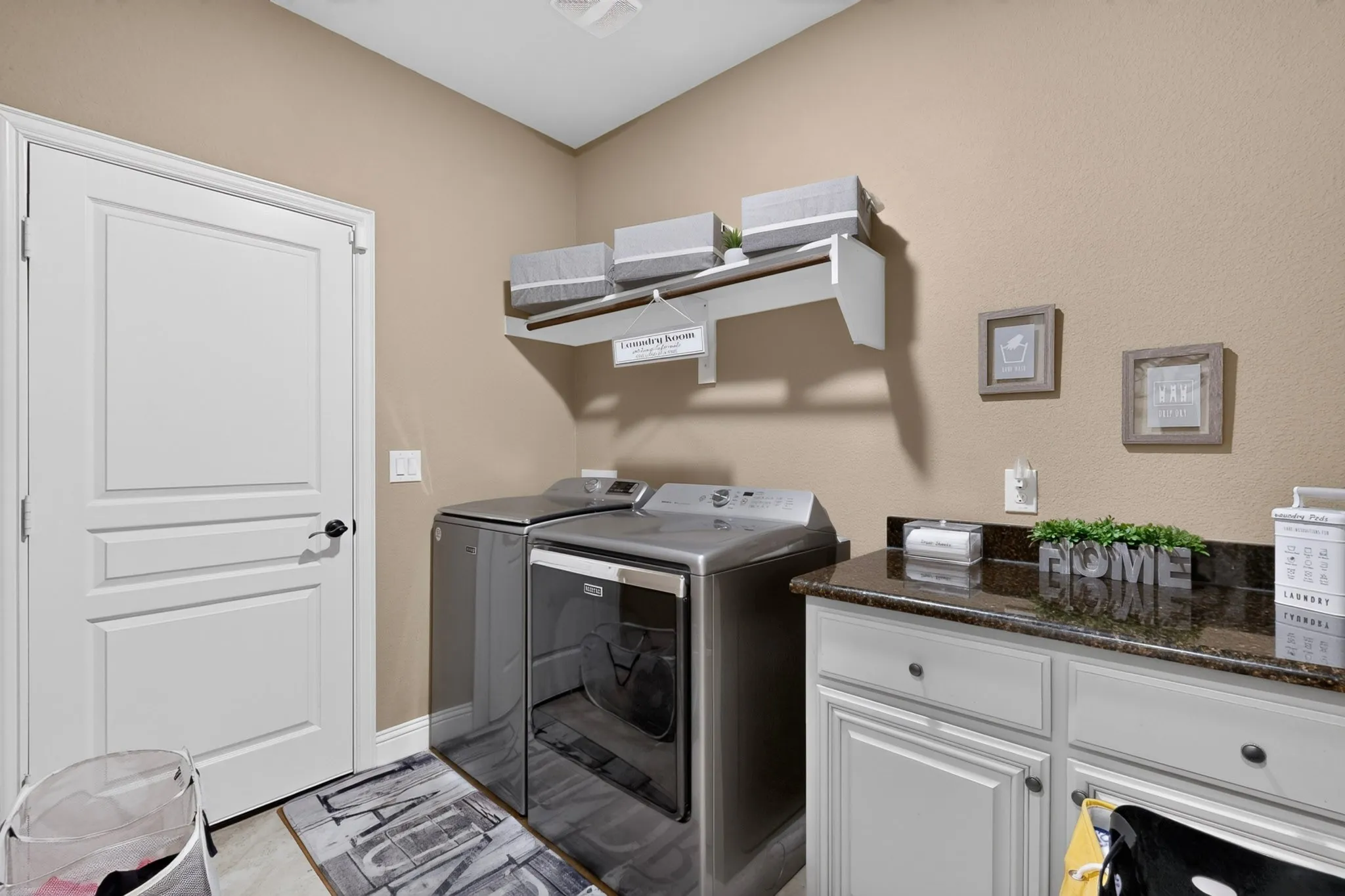 Single Family Residence For Sale in Kaufman County , 1804 Chadwick Lane, Forney, Texas 75126, 5 Bedroom, 5 Bathroom, 3 Garage spaces, 4,015 Sqft, built in 2019, mls#21404867, Real Estate Agent in Forney, Homes For Sale in Kaufman county, Homes For Sale in Forney, Realtor in Forney Texas, Real Estate Brokerage Independent Realty Texas, Luminita Cordes Realtor