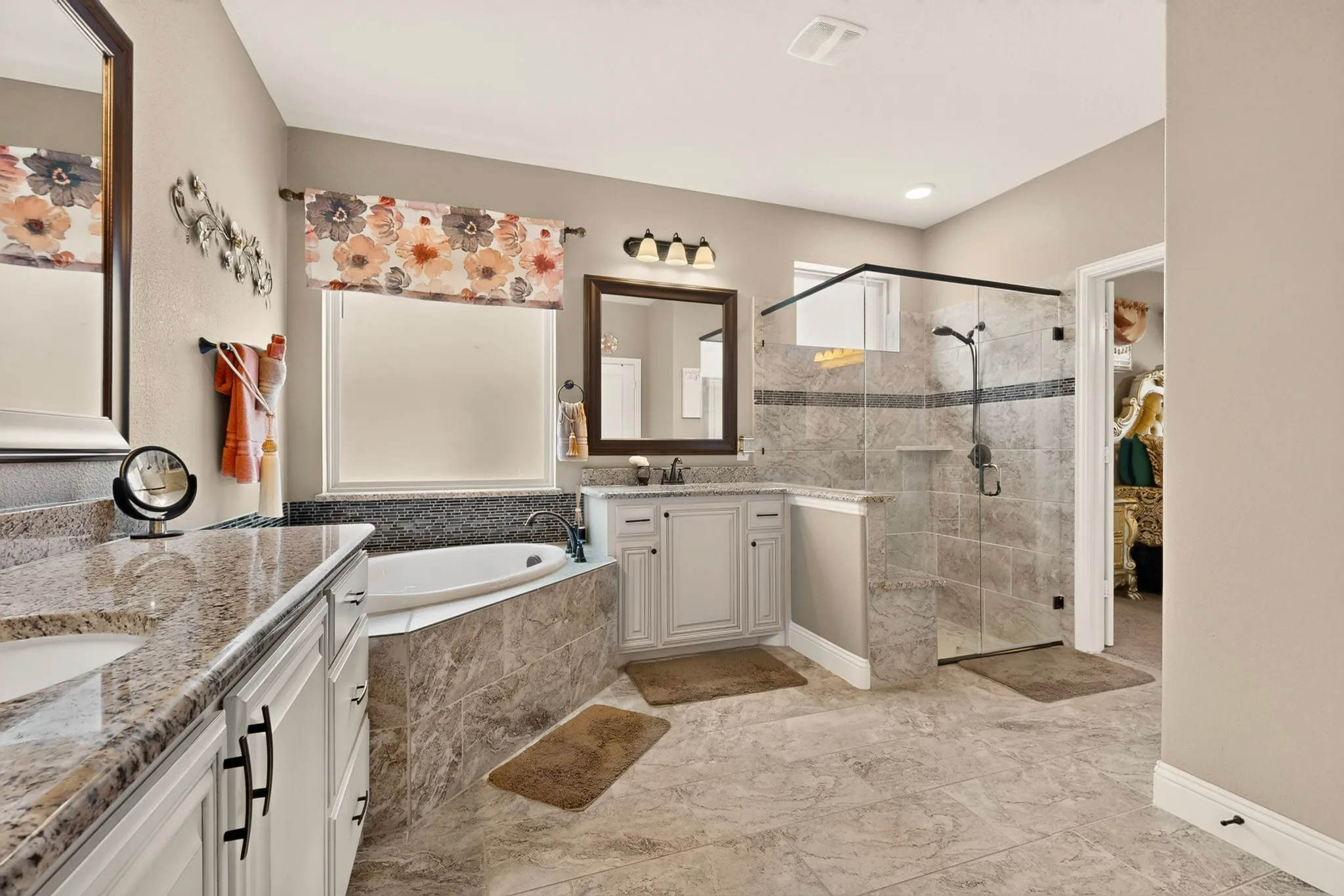 Single Family Residence For Sale in Kaufman County , 1804 Chadwick Lane, Forney, Texas 75126, 5 Bedroom, 5 Bathroom, 3 Garage spaces, 4,015 Sqft, built in 2019, mls#21404867, Real Estate Agent in Forney, Homes For Sale in Kaufman county, Homes For Sale in Forney, Realtor in Forney Texas, Real Estate Brokerage Independent Realty Texas, Luminita Cordes Realtor
