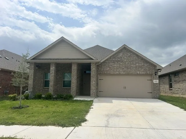 Single Family Residence For Rent