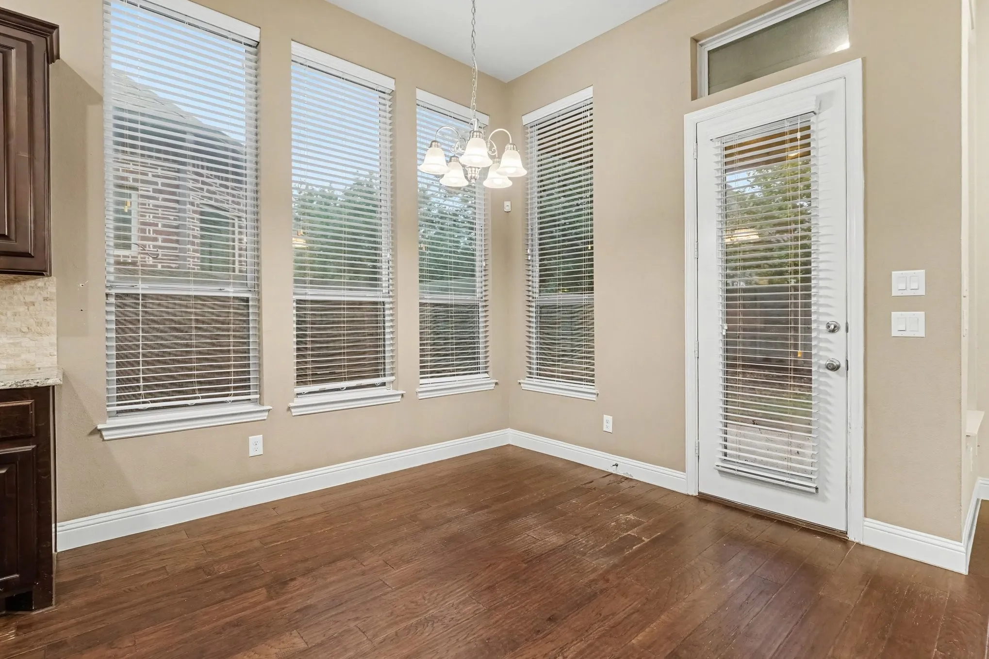 Single Family Residence For Sale in Denton County , 1512 8th Street, Argyle, Texas 76226, 3 Bedroom, 3 Bathroom, 3 Garage spaces, 2,245 Sqft, built in 2015, mls#21404669, Real Estate Agent in Argyle, Homes For Sale in Denton county, Homes For Sale in Argyle, Realtor in Argyle Texas, Real Estate Brokerage Independent Realty Texas, Luminita Cordes Realtor