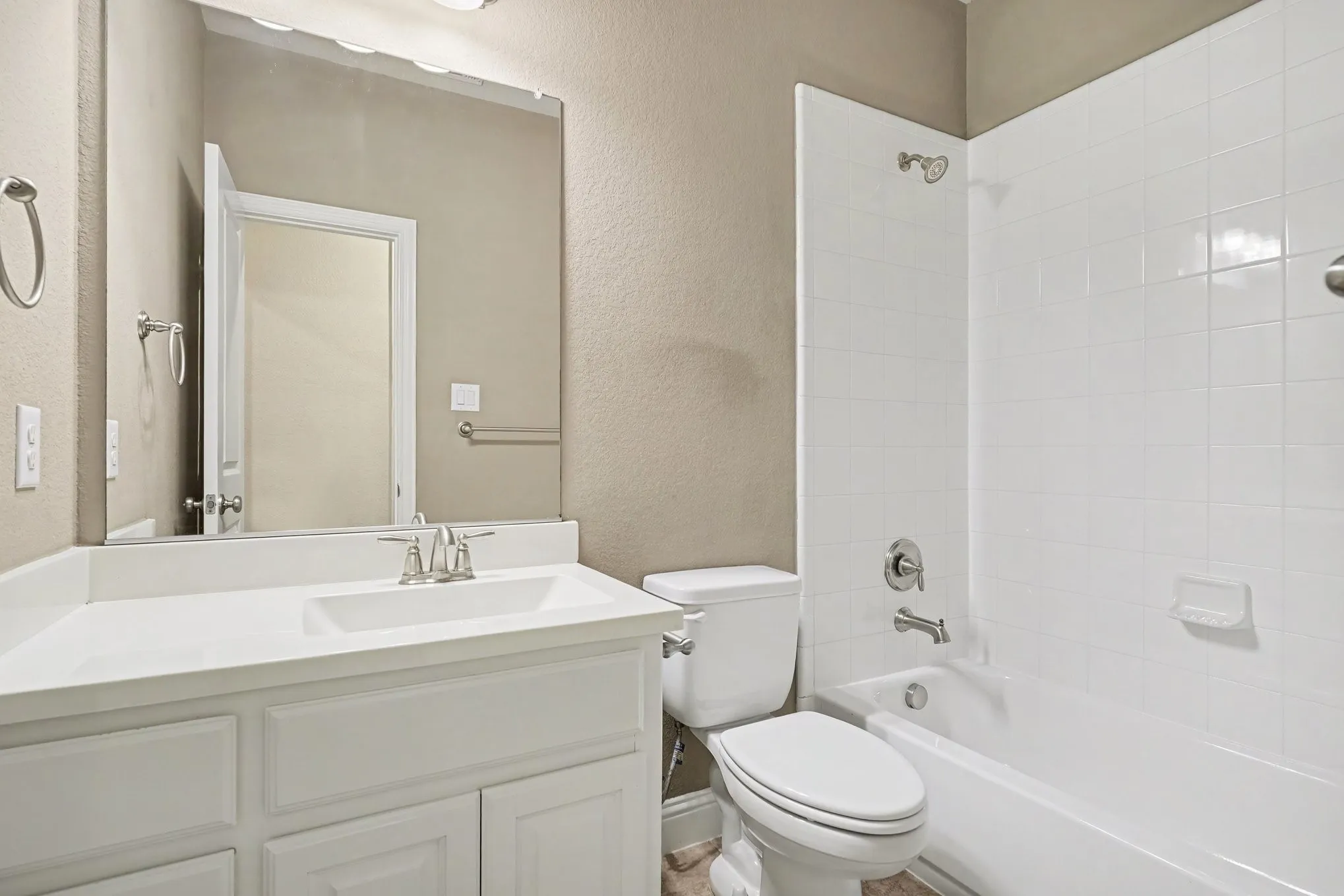 Single Family Residence For Sale in Denton County , 1512 8th Street, Argyle, Texas 76226, 3 Bedroom, 3 Bathroom, 3 Garage spaces, 2,245 Sqft, built in 2015, mls#21404669, Real Estate Agent in Argyle, Homes For Sale in Denton county, Homes For Sale in Argyle, Realtor in Argyle Texas, Real Estate Brokerage Independent Realty Texas, Luminita Cordes Realtor