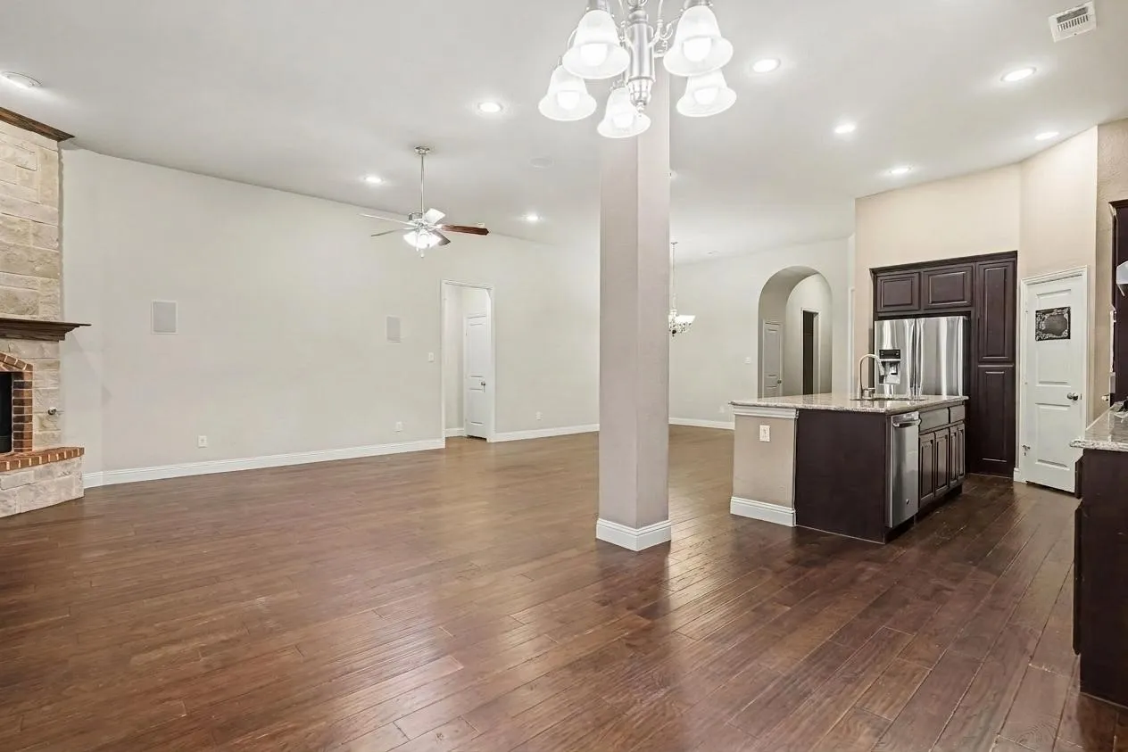Single Family Residence For Sale in Denton County , 1512 8th Street, Argyle, Texas 76226, 3 Bedroom, 3 Bathroom, 3 Garage spaces, 2,245 Sqft, built in 2015, mls#21404669, Real Estate Agent in Argyle, Homes For Sale in Denton county, Homes For Sale in Argyle, Realtor in Argyle Texas, Real Estate Brokerage Independent Realty Texas, Luminita Cordes Realtor