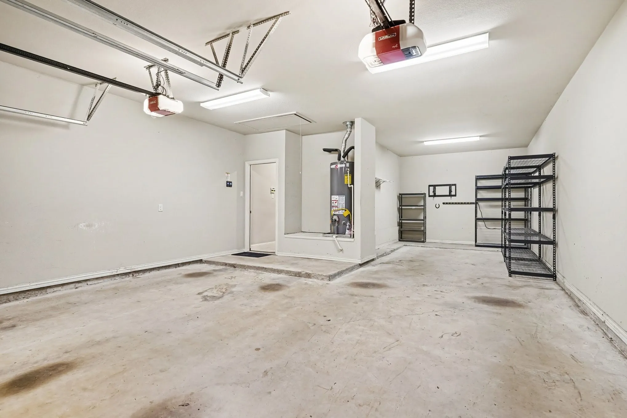 Single Family Residence For Sale in Denton County , 1512 8th Street, Argyle, Texas 76226, 3 Bedroom, 3 Bathroom, 3 Garage spaces, 2,245 Sqft, built in 2015, mls#21404669, Real Estate Agent in Argyle, Homes For Sale in Denton county, Homes For Sale in Argyle, Realtor in Argyle Texas, Real Estate Brokerage Independent Realty Texas, Luminita Cordes Realtor