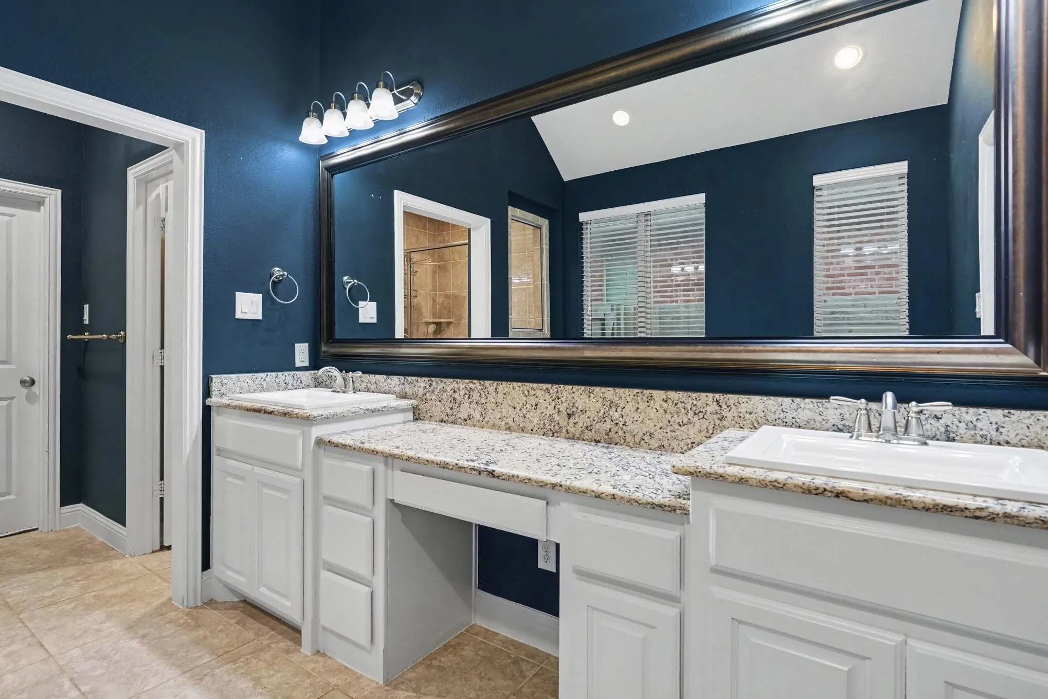 Single Family Residence For Sale in Denton County , 1512 8th Street, Argyle, Texas 76226, 3 Bedroom, 3 Bathroom, 3 Garage spaces, 2,245 Sqft, built in 2015, mls#21404669, Real Estate Agent in Argyle, Homes For Sale in Denton county, Homes For Sale in Argyle, Realtor in Argyle Texas, Real Estate Brokerage Independent Realty Texas, Luminita Cordes Realtor