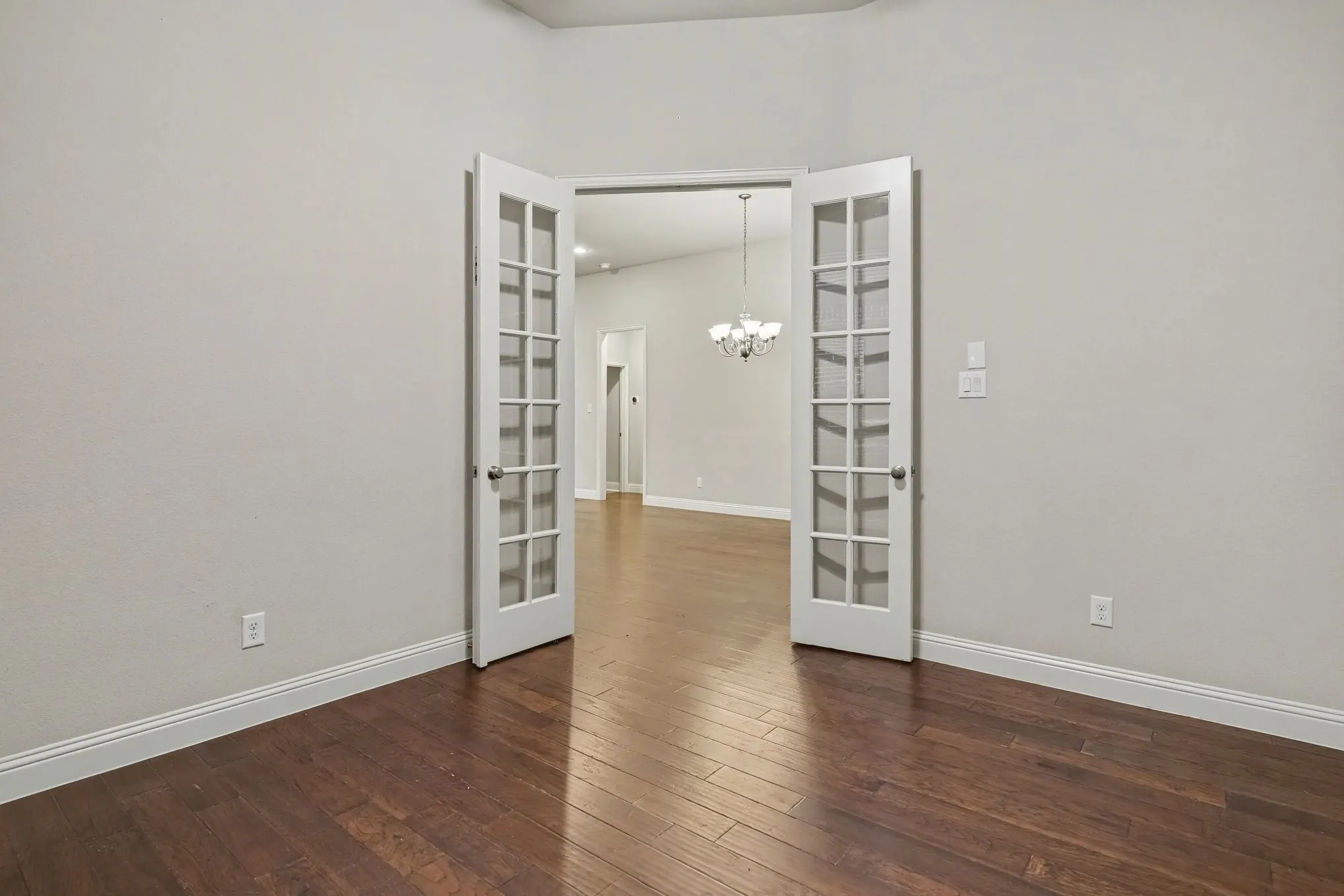 Single Family Residence For Sale in Denton County , 1512 8th Street, Argyle, Texas 76226, 3 Bedroom, 3 Bathroom, 3 Garage spaces, 2,245 Sqft, built in 2015, mls#21404669, Real Estate Agent in Argyle, Homes For Sale in Denton county, Homes For Sale in Argyle, Realtor in Argyle Texas, Real Estate Brokerage Independent Realty Texas, Luminita Cordes Realtor