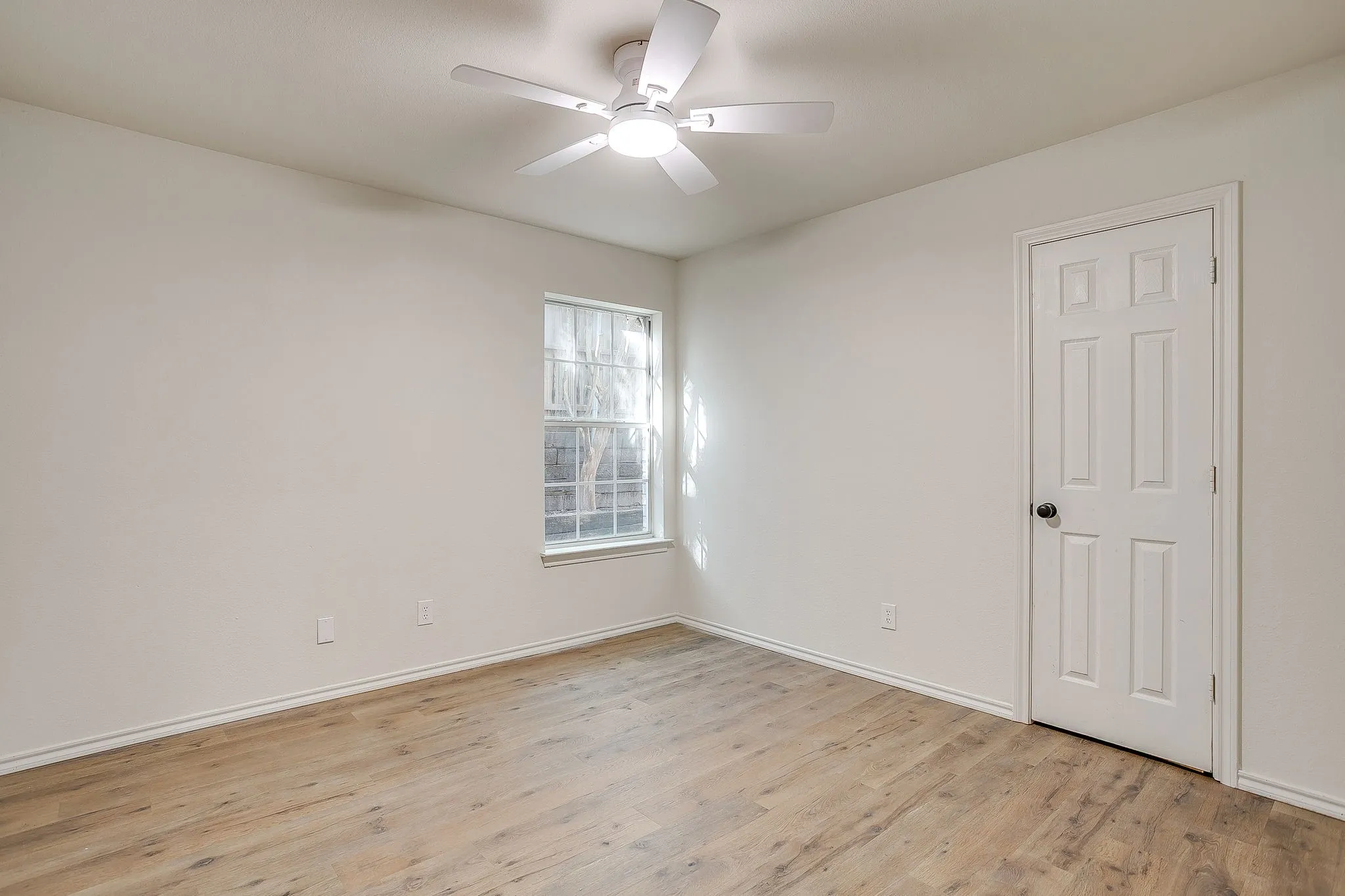 Single Family Residence For Sale in Parker County , 1502 Shadow Run, Weatherford, Texas 76086, 3 Bedroom, 2 Bathroom, 2 Garage spaces, 2,091 Sqft, built in 1996, mls#21405850, Real Estate Agent in Weatherford, Homes For Sale in Parker county, Homes For Sale in Weatherford, Realtor in Weatherford Texas, Real Estate Brokerage Independent Realty Texas, Luminita Cordes Realtor