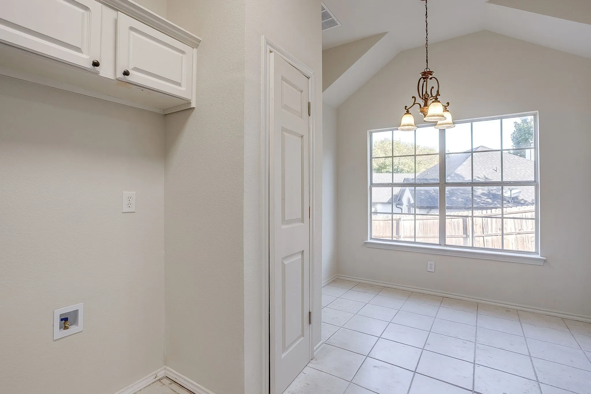 Single Family Residence For Sale in Parker County , 1502 Shadow Run, Weatherford, Texas 76086, 3 Bedroom, 2 Bathroom, 2 Garage spaces, 2,091 Sqft, built in 1996, mls#21405850, Real Estate Agent in Weatherford, Homes For Sale in Parker county, Homes For Sale in Weatherford, Realtor in Weatherford Texas, Real Estate Brokerage Independent Realty Texas, Luminita Cordes Realtor