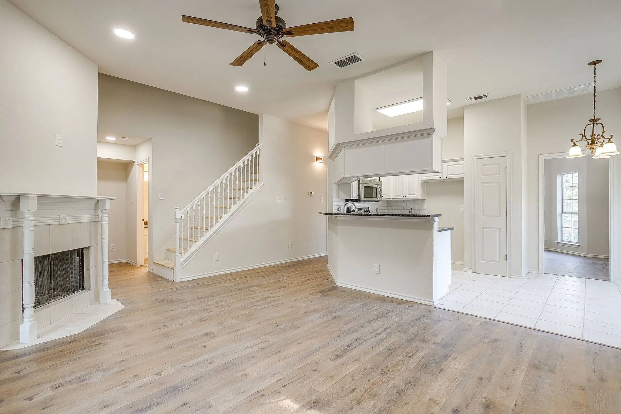 Single Family Residence For Sale in Parker County , 1502 Shadow Run, Weatherford, Texas 76086, 3 Bedroom, 2 Bathroom, 2 Garage spaces, 2,091 Sqft, built in 1996, mls#21405850, Real Estate Agent in Weatherford, Homes For Sale in Parker county, Homes For Sale in Weatherford, Realtor in Weatherford Texas, Real Estate Brokerage Independent Realty Texas, Luminita Cordes Realtor