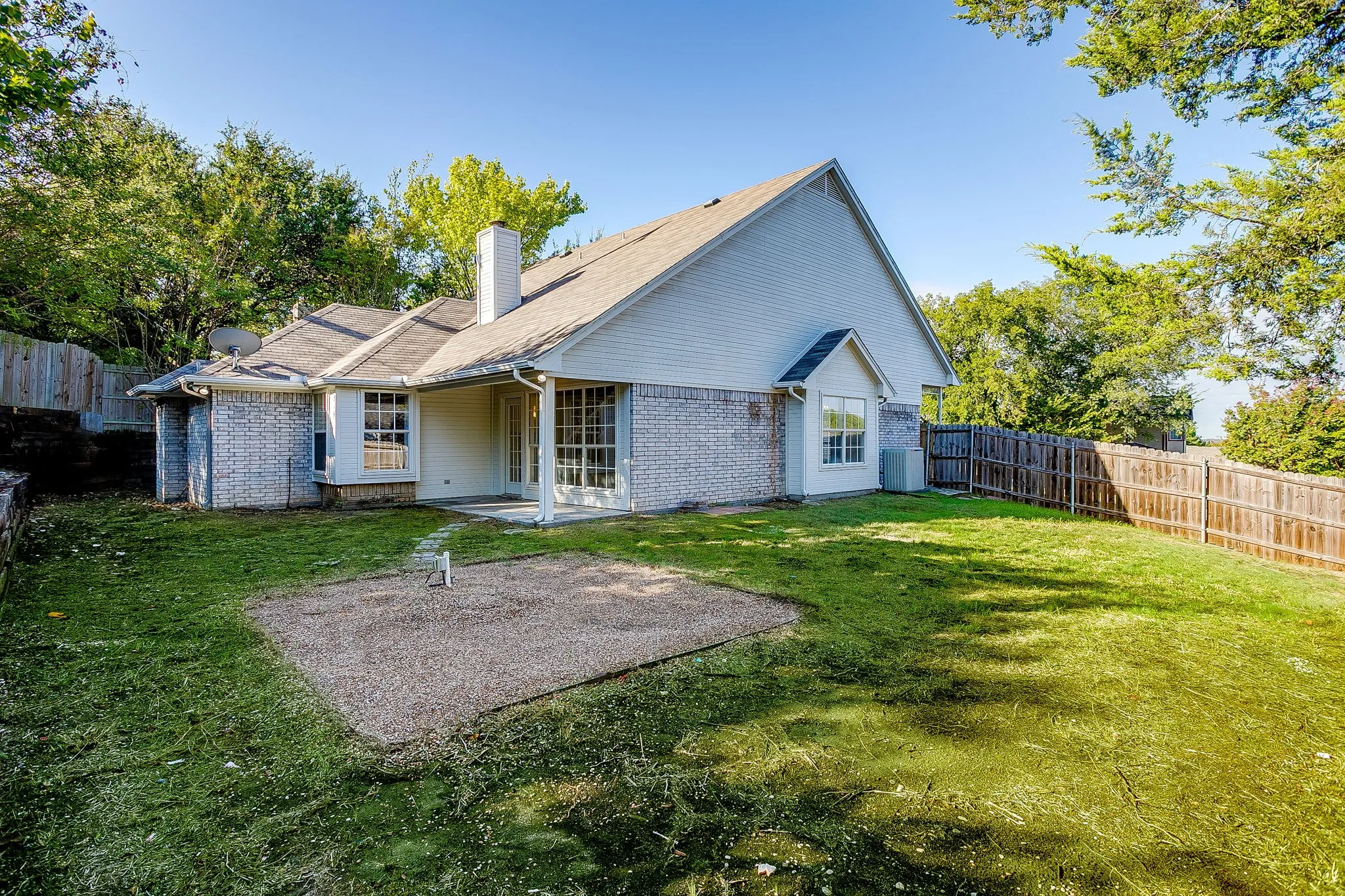Single Family Residence For Sale in Parker County , 1502 Shadow Run, Weatherford, Texas 76086, 3 Bedroom, 2 Bathroom, 2 Garage spaces, 2,091 Sqft, built in 1996, mls#21405850, Real Estate Agent in Weatherford, Homes For Sale in Parker county, Homes For Sale in Weatherford, Realtor in Weatherford Texas, Real Estate Brokerage Independent Realty Texas, Luminita Cordes Realtor