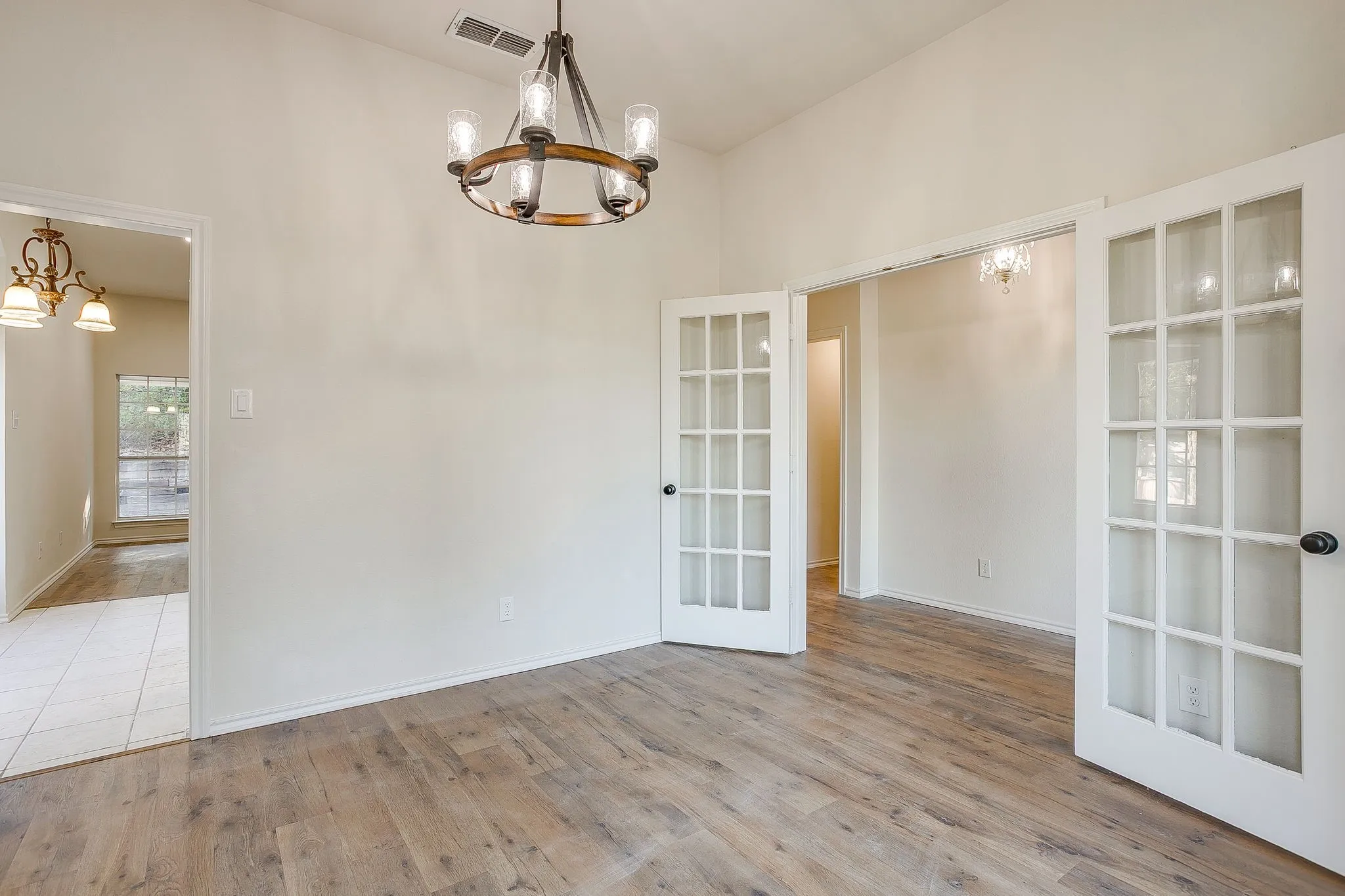 Single Family Residence For Sale in Parker County , 1502 Shadow Run, Weatherford, Texas 76086, 3 Bedroom, 2 Bathroom, 2 Garage spaces, 2,091 Sqft, built in 1996, mls#21405850, Real Estate Agent in Weatherford, Homes For Sale in Parker county, Homes For Sale in Weatherford, Realtor in Weatherford Texas, Real Estate Brokerage Independent Realty Texas, Luminita Cordes Realtor