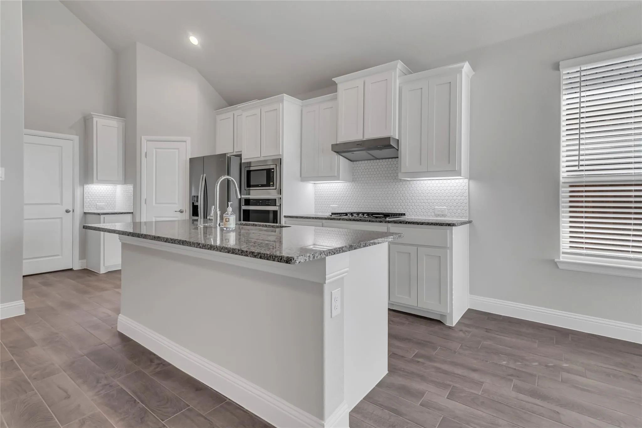 Single Family Residence For Sale in Tarrant County , 4804 Dewy Rose Lane, Fort Worth, Texas 76244, 4 Bedroom, 2 Bathroom, 2 Garage spaces, 1,808 Sqft, built in 2023, mls#21405949, Real Estate Agent in Fort Worth, Homes For Sale in Tarrant county, Homes For Sale in Fort Worth, Realtor in Fort Worth Texas, Real Estate Brokerage Independent Realty Texas, Luminita Cordes Realtor