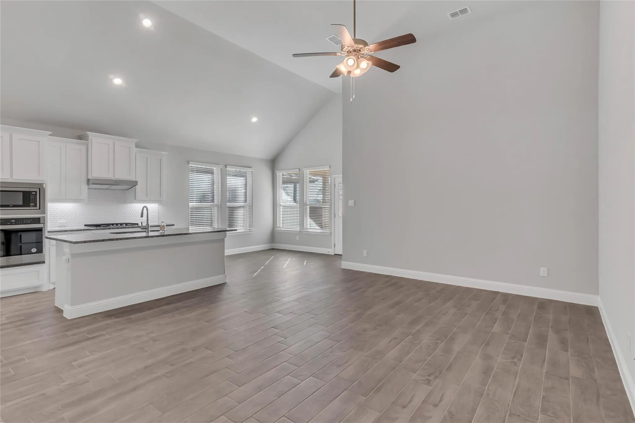 Single Family Residence For Sale in Tarrant County , 4804 Dewy Rose Lane, Fort Worth, Texas 76244, 4 Bedroom, 2 Bathroom, 2 Garage spaces, 1,808 Sqft, built in 2023, mls#21405949, Real Estate Agent in Fort Worth, Homes For Sale in Tarrant county, Homes For Sale in Fort Worth, Realtor in Fort Worth Texas, Real Estate Brokerage Independent Realty Texas, Luminita Cordes Realtor