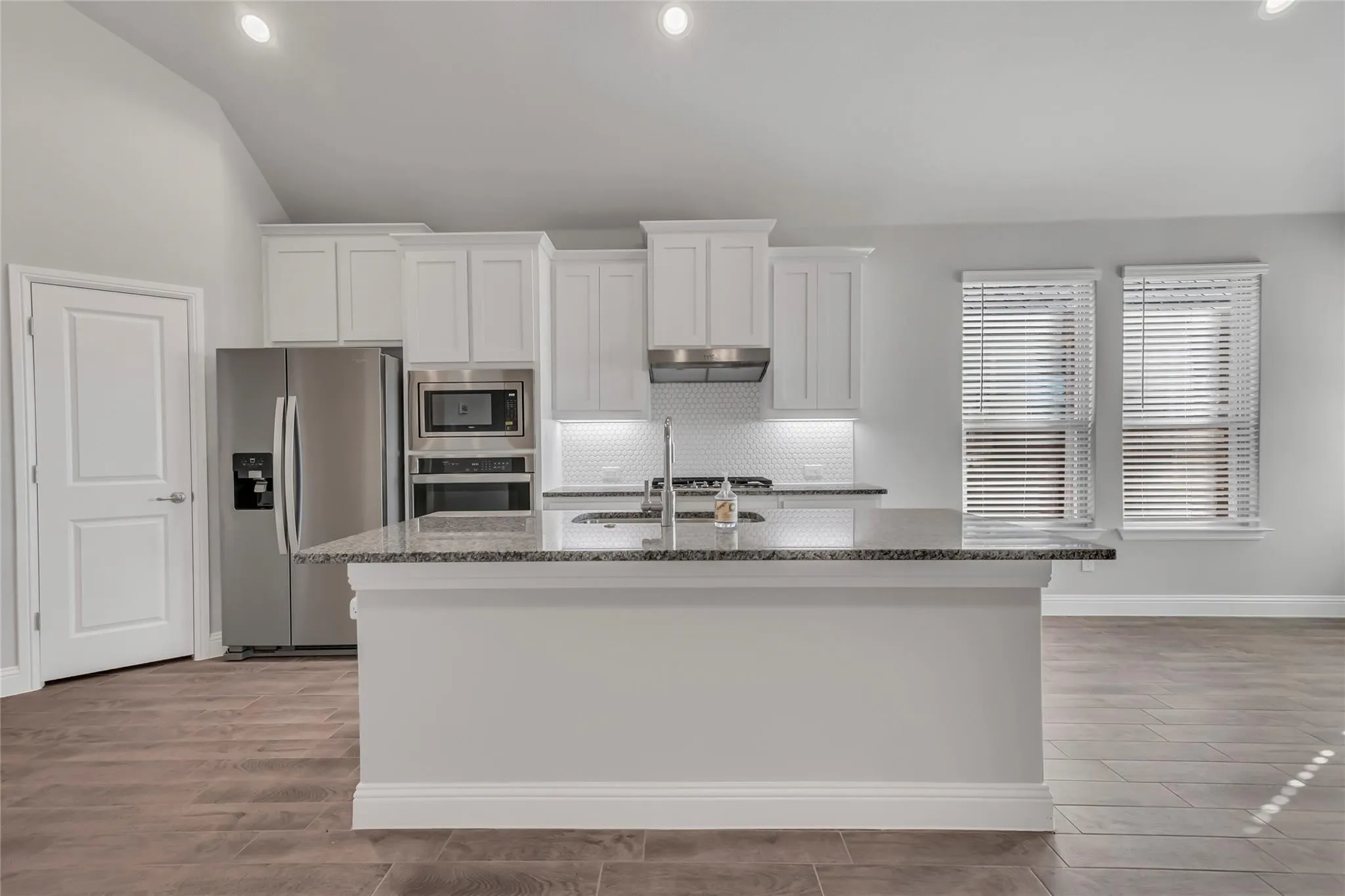 Single Family Residence For Sale in Tarrant County , 4804 Dewy Rose Lane, Fort Worth, Texas 76244, 4 Bedroom, 2 Bathroom, 2 Garage spaces, 1,808 Sqft, built in 2023, mls#21405949, Real Estate Agent in Fort Worth, Homes For Sale in Tarrant county, Homes For Sale in Fort Worth, Realtor in Fort Worth Texas, Real Estate Brokerage Independent Realty Texas, Luminita Cordes Realtor