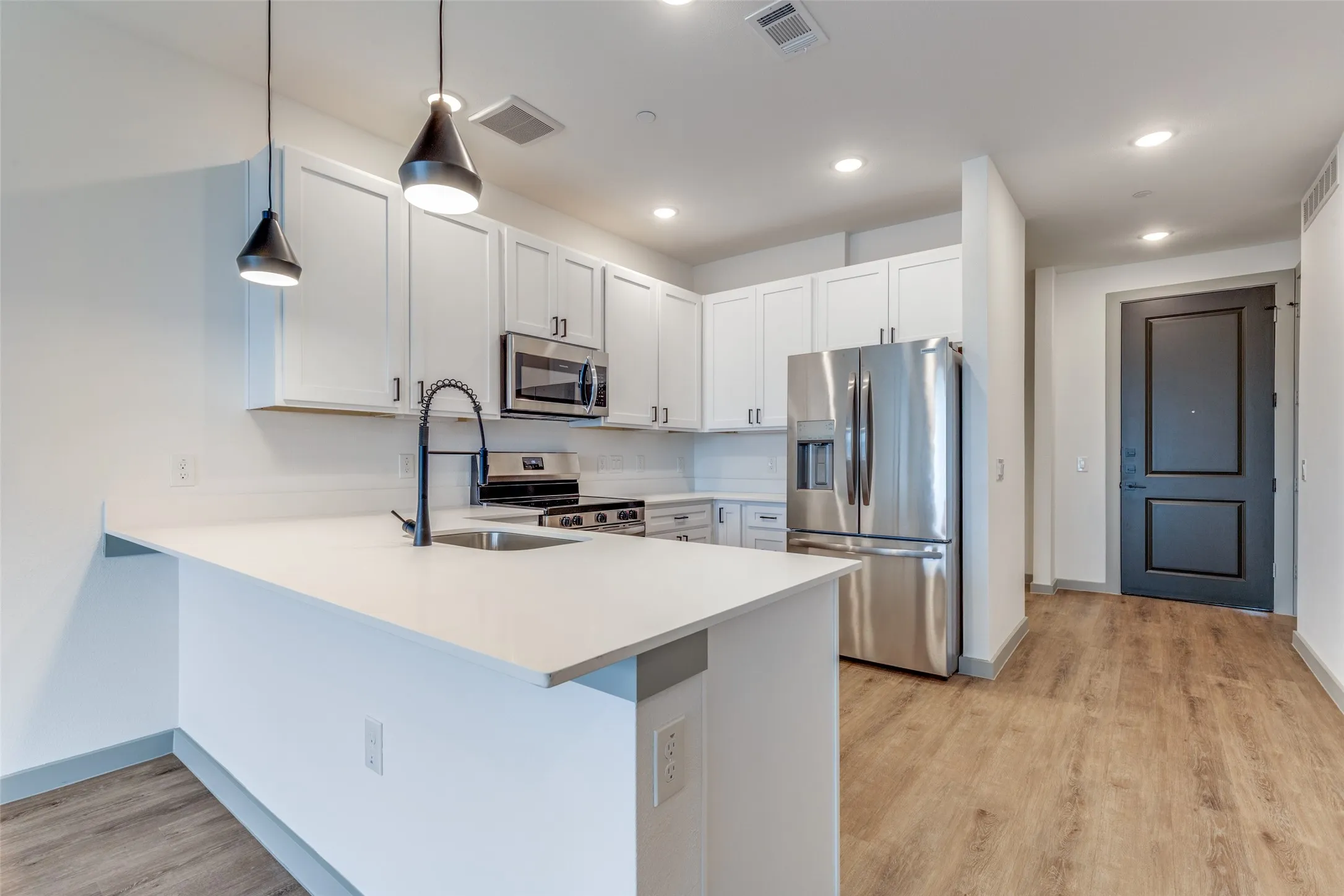 Apartment For Rent in Dallas County , 5215 Capitol Avenue 306, Dallas, Texas 75206, 1 Bedroom, 1 Bathroom, Garage spaces, 712 Sqft, built in 2025, mls#21405951, Real Estate Agent in Dallas, Homes For Rent in Dallas county, Homes For Rent in Dallas, Realtor in Dallas Texas, Real Estate Brokerage Independent Realty Texas, Luminita Cordes Realtor