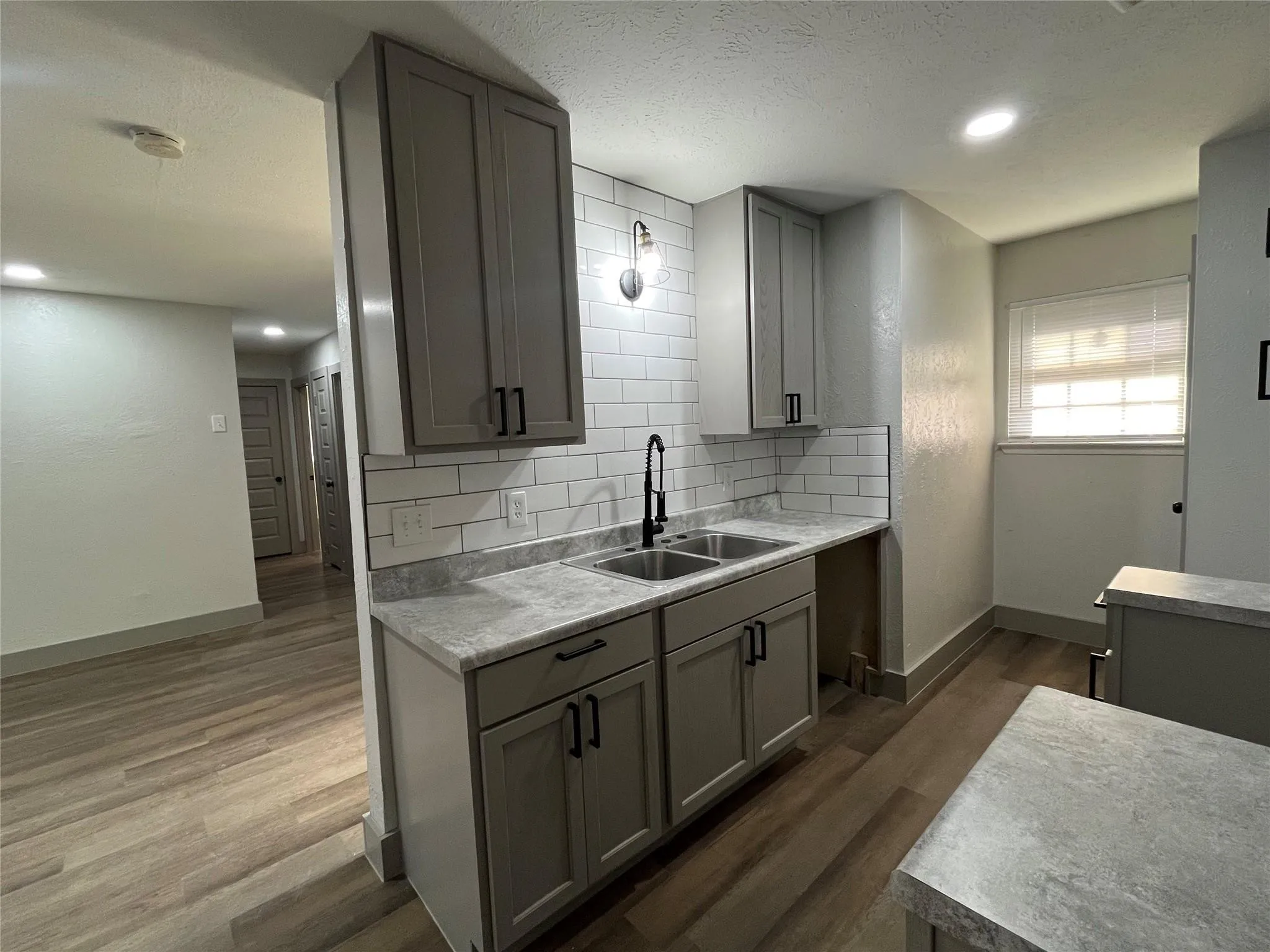 Single Family Residence For Rent in Dallas County , 3982 Granite Hill Drive, Dallas, Texas 75241, 3 Bedroom, 1 Bathroom, 1 Garage spaces, 1,011 Sqft, built in 1970, mls#21405933, Real Estate Agent in Dallas, Homes For Rent in Dallas county, Homes For Rent in Dallas, Realtor in Dallas Texas, Real Estate Brokerage Independent Realty Texas, Luminita Cordes Realtor