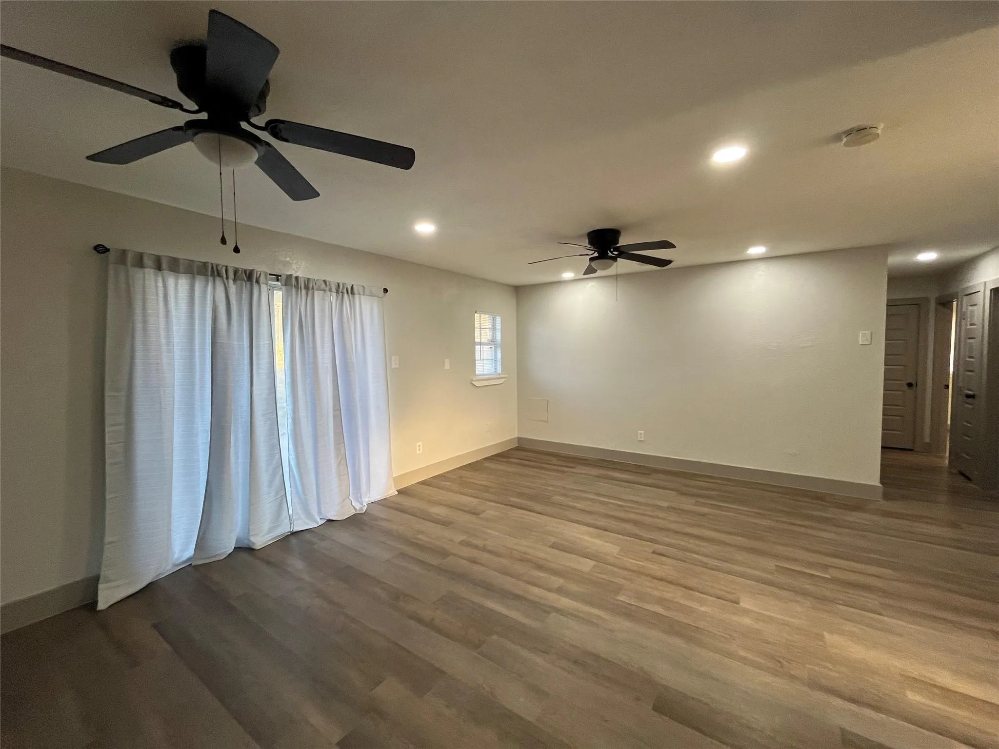 Single Family Residence For Rent in Dallas County , 3982 Granite Hill Drive, Dallas, Texas 75241, 3 Bedroom, 1 Bathroom, 1 Garage spaces, 1,011 Sqft, built in 1970, mls#21405933, Real Estate Agent in Dallas, Homes For Rent in Dallas county, Homes For Rent in Dallas, Realtor in Dallas Texas, Real Estate Brokerage Independent Realty Texas, Luminita Cordes Realtor