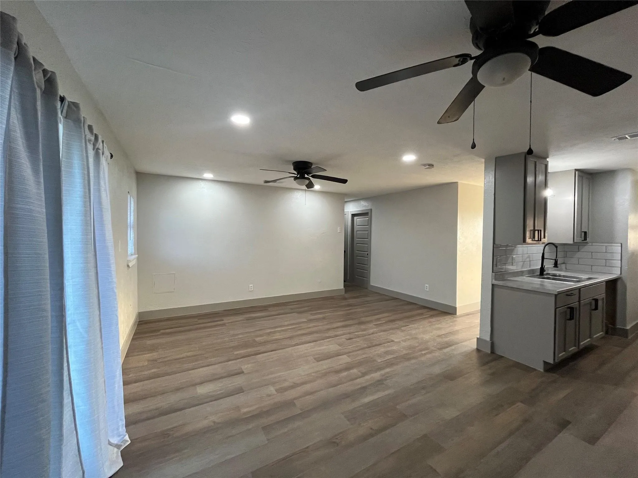 Single Family Residence For Rent in Dallas County , 3982 Granite Hill Drive, Dallas, Texas 75241, 3 Bedroom, 1 Bathroom, 1 Garage spaces, 1,011 Sqft, built in 1970, mls#21405933, Real Estate Agent in Dallas, Homes For Rent in Dallas county, Homes For Rent in Dallas, Realtor in Dallas Texas, Real Estate Brokerage Independent Realty Texas, Luminita Cordes Realtor