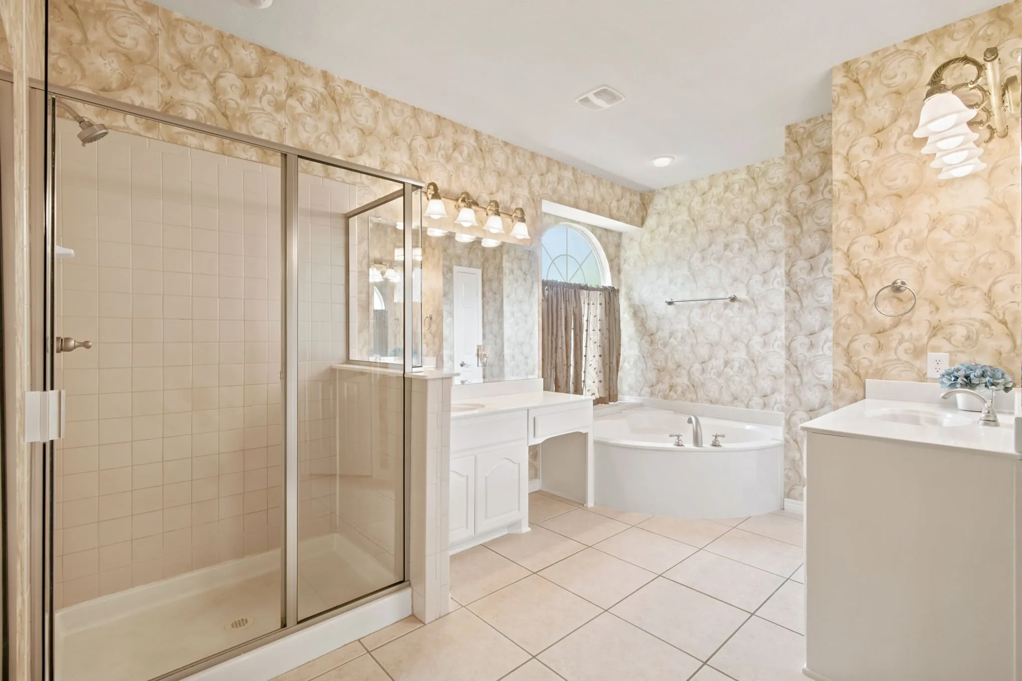 Single Family Residence For Rent in Denton County , 2703 Pottery Trail, Corinth, Texas 76210, 6 Bedroom, 4 Bathroom, 3 Garage spaces, 4,239 Sqft, built in 2005, mls#21405723, Real Estate Agent in Corinth, Homes For Rent in Denton county, Homes For Rent in Corinth, Realtor in Corinth Texas, Real Estate Brokerage Independent Realty Texas, Luminita Cordes Realtor