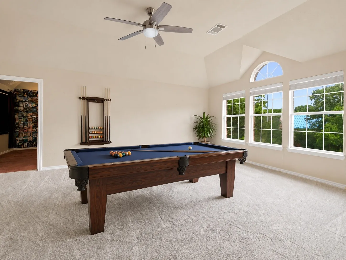 Single Family Residence For Rent in Denton County , 2703 Pottery Trail, Corinth, Texas 76210, 6 Bedroom, 4 Bathroom, 3 Garage spaces, 4,239 Sqft, built in 2005, mls#21405723, Real Estate Agent in Corinth, Homes For Rent in Denton county, Homes For Rent in Corinth, Realtor in Corinth Texas, Real Estate Brokerage Independent Realty Texas, Luminita Cordes Realtor