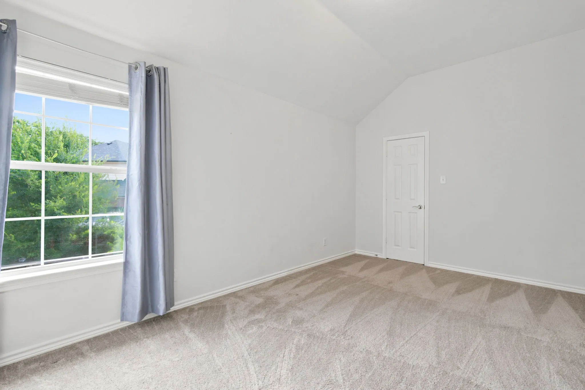 Single Family Residence For Rent in Denton County , 2703 Pottery Trail, Corinth, Texas 76210, 6 Bedroom, 4 Bathroom, 3 Garage spaces, 4,239 Sqft, built in 2005, mls#21405723, Real Estate Agent in Corinth, Homes For Rent in Denton county, Homes For Rent in Corinth, Realtor in Corinth Texas, Real Estate Brokerage Independent Realty Texas, Luminita Cordes Realtor