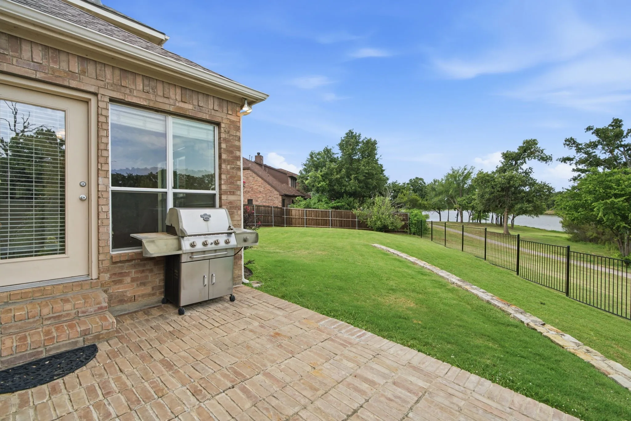 Single Family Residence For Rent in Denton County , 2703 Pottery Trail, Corinth, Texas 76210, 6 Bedroom, 4 Bathroom, 3 Garage spaces, 4,239 Sqft, built in 2005, mls#21405723, Real Estate Agent in Corinth, Homes For Rent in Denton county, Homes For Rent in Corinth, Realtor in Corinth Texas, Real Estate Brokerage Independent Realty Texas, Luminita Cordes Realtor