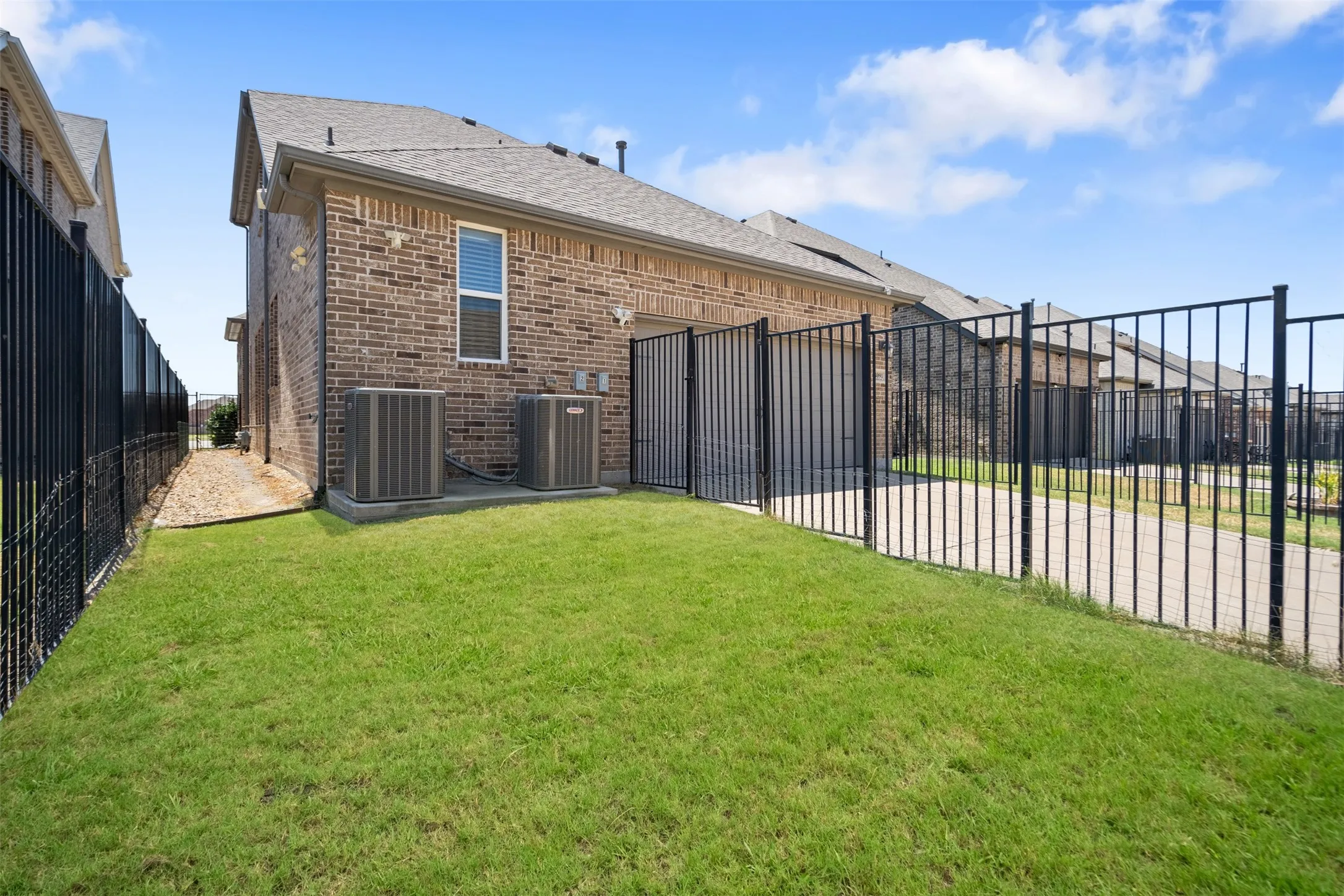 Single Family Residence For Rent in Collin County , 8091 Sunflower Lane, Dallas, Texas 75252, 4 Bedroom, 4 Bathroom, 2 Garage spaces, 3,091 Sqft, built in 2017, mls#21405957, Real Estate Agent in Dallas, Homes For Rent in Collin county, Homes For Rent in Dallas, Realtor in Dallas Texas, Real Estate Brokerage Independent Realty Texas, Luminita Cordes Realtor