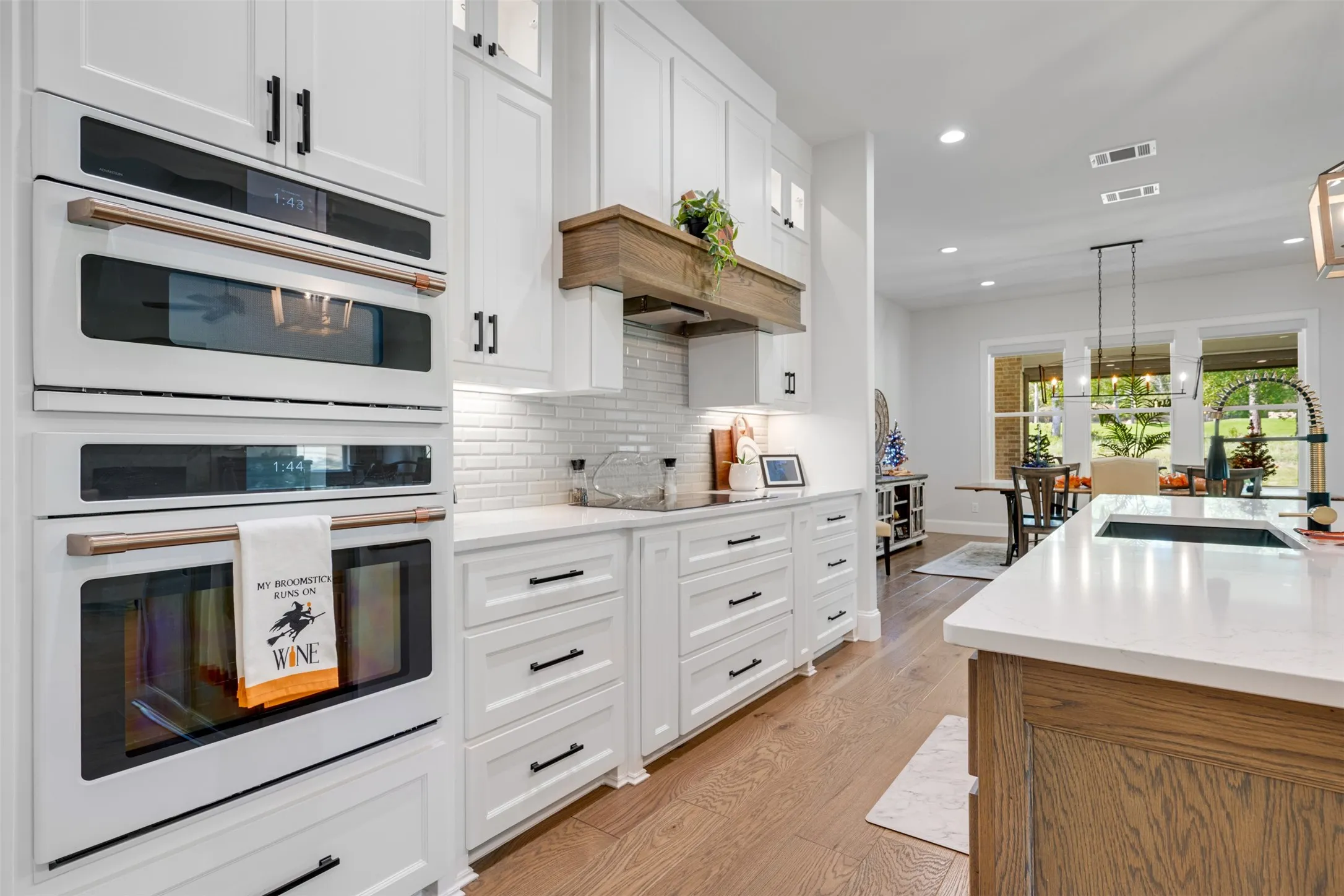 Single Family Residence For Sale in Cherokee County , 549 Eagles Nest Trail, Bullard, Texas 75757, 3 Bedroom, 3 Bathroom, 3 Garage spaces, 2,847 Sqft, built in 2022, mls#21405856, Real Estate Agent in Bullard, Homes For Sale in Cherokee county, Homes For Sale in Bullard, Realtor in Bullard Texas, Real Estate Brokerage Independent Realty Texas, Luminita Cordes Realtor