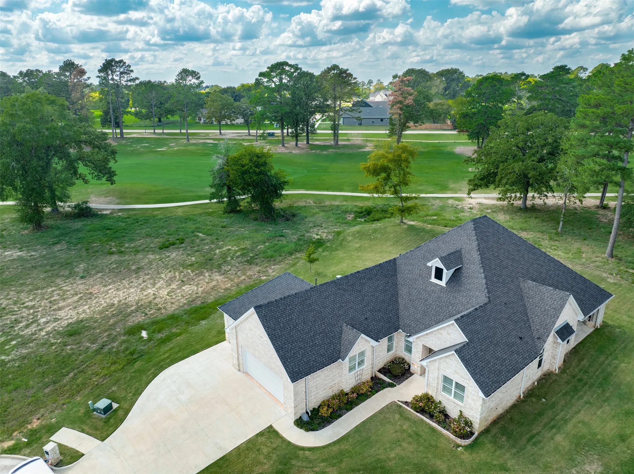 Single Family Residence For Sale in Cherokee County , 549 Eagles Nest Trail, Bullard, Texas 75757, 3 Bedroom, 3 Bathroom, 3 Garage spaces, 2,847 Sqft, built in 2022, mls#21405856, Real Estate Agent in Bullard, Homes For Sale in Cherokee county, Homes For Sale in Bullard, Realtor in Bullard Texas, Real Estate Brokerage Independent Realty Texas, Luminita Cordes Realtor