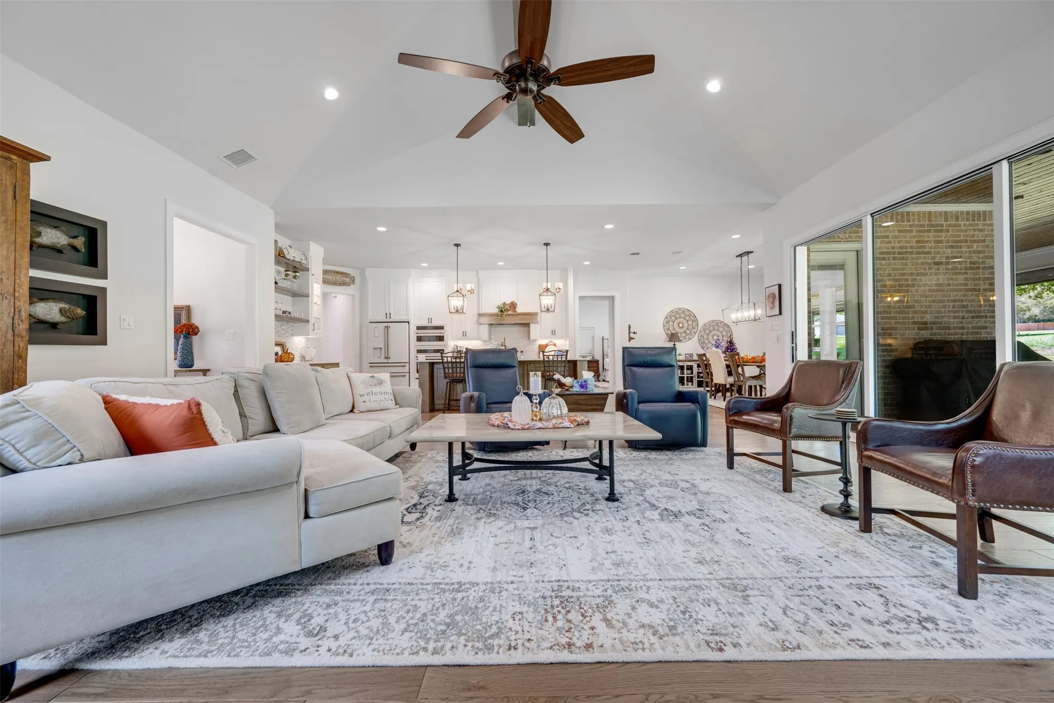 Single Family Residence For Sale in Cherokee County , 549 Eagles Nest Trail, Bullard, Texas 75757, 3 Bedroom, 3 Bathroom, 3 Garage spaces, 2,847 Sqft, built in 2022, mls#21405856, Real Estate Agent in Bullard, Homes For Sale in Cherokee county, Homes For Sale in Bullard, Realtor in Bullard Texas, Real Estate Brokerage Independent Realty Texas, Luminita Cordes Realtor