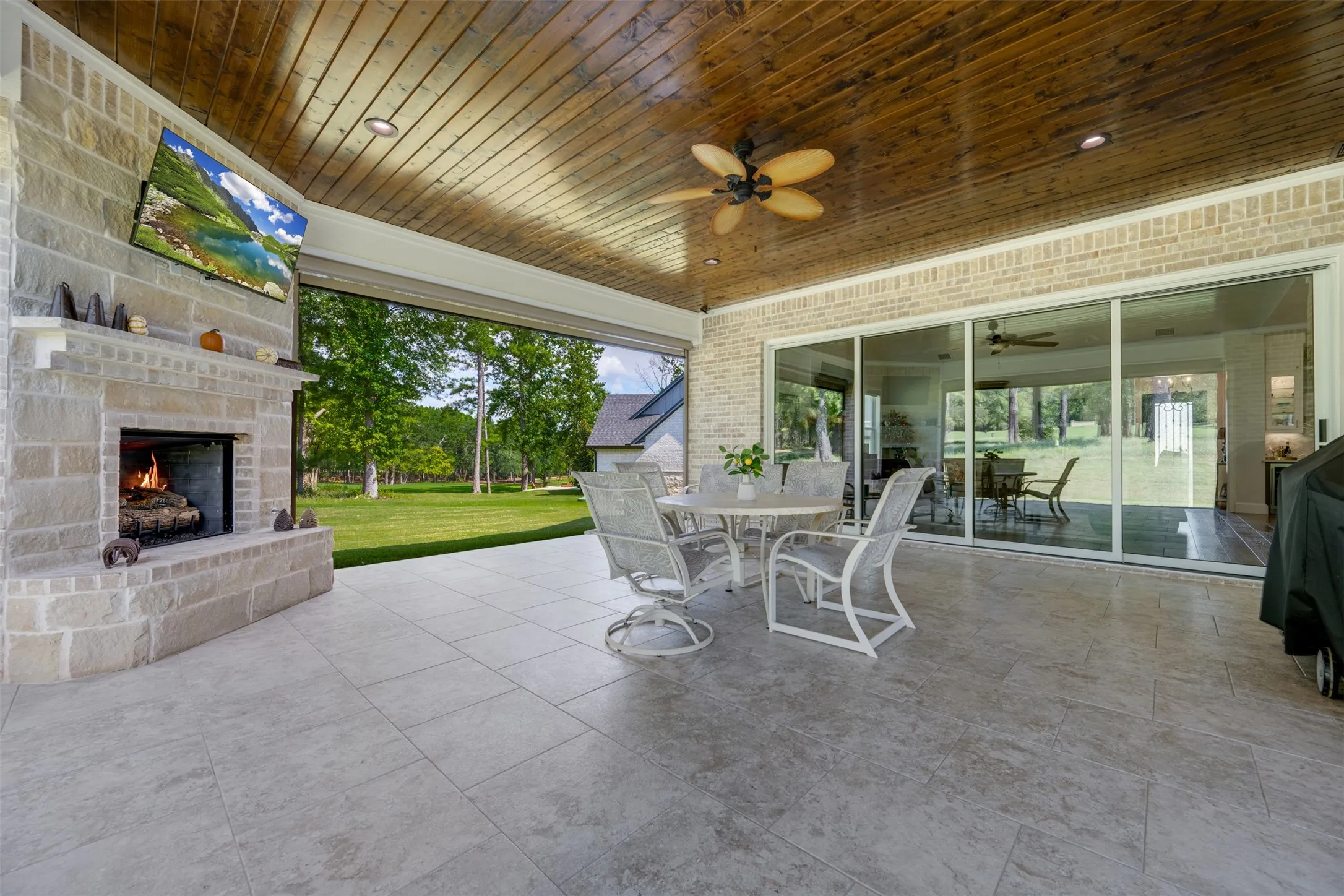 Single Family Residence For Sale in Cherokee County , 549 Eagles Nest Trail, Bullard, Texas 75757, 3 Bedroom, 3 Bathroom, 3 Garage spaces, 2,847 Sqft, built in 2022, mls#21405856, Real Estate Agent in Bullard, Homes For Sale in Cherokee county, Homes For Sale in Bullard, Realtor in Bullard Texas, Real Estate Brokerage Independent Realty Texas, Luminita Cordes Realtor