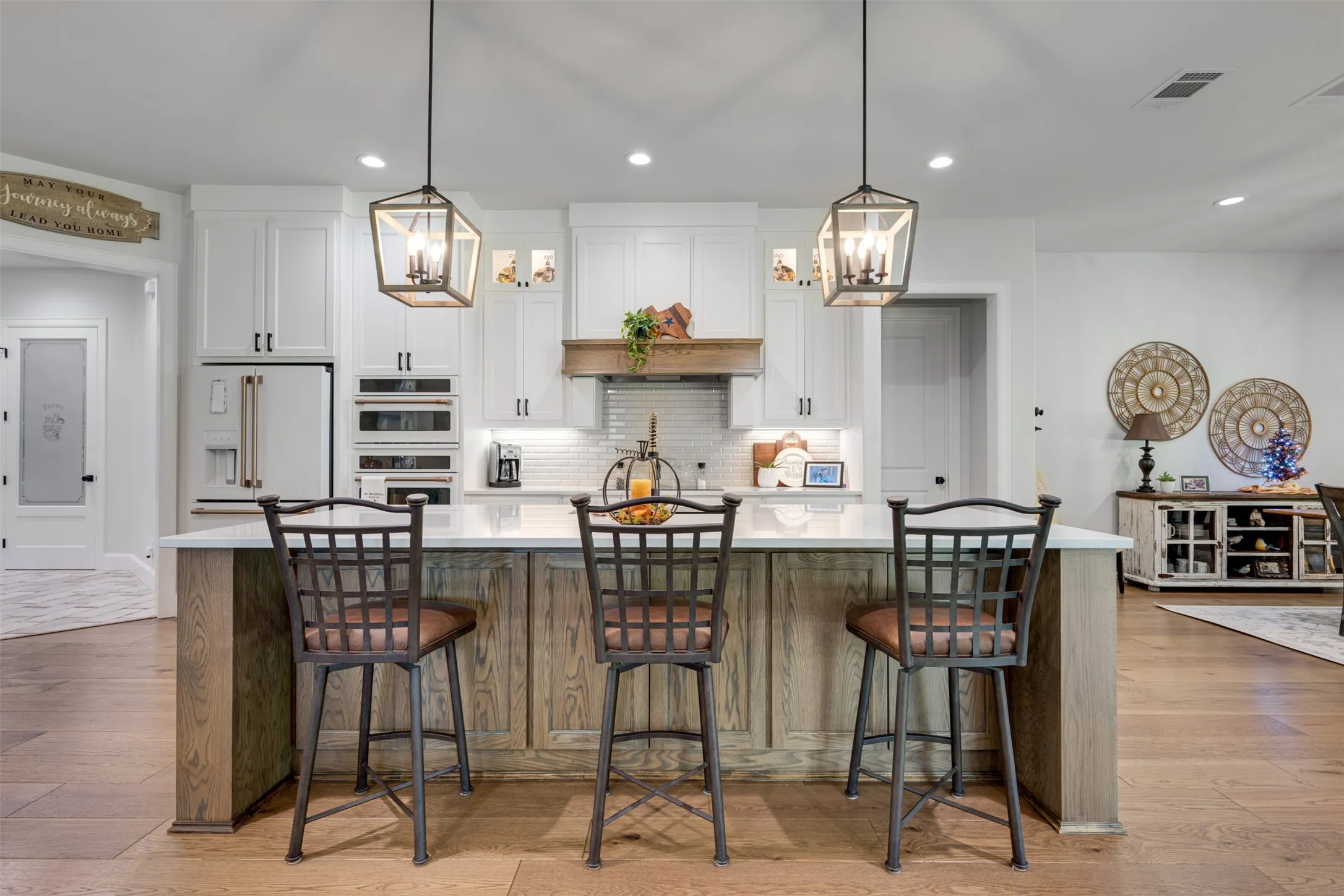 Single Family Residence For Sale in Cherokee County , 549 Eagles Nest Trail, Bullard, Texas 75757, 3 Bedroom, 3 Bathroom, 3 Garage spaces, 2,847 Sqft, built in 2022, mls#21405856, Real Estate Agent in Bullard, Homes For Sale in Cherokee county, Homes For Sale in Bullard, Realtor in Bullard Texas, Real Estate Brokerage Independent Realty Texas, Luminita Cordes Realtor