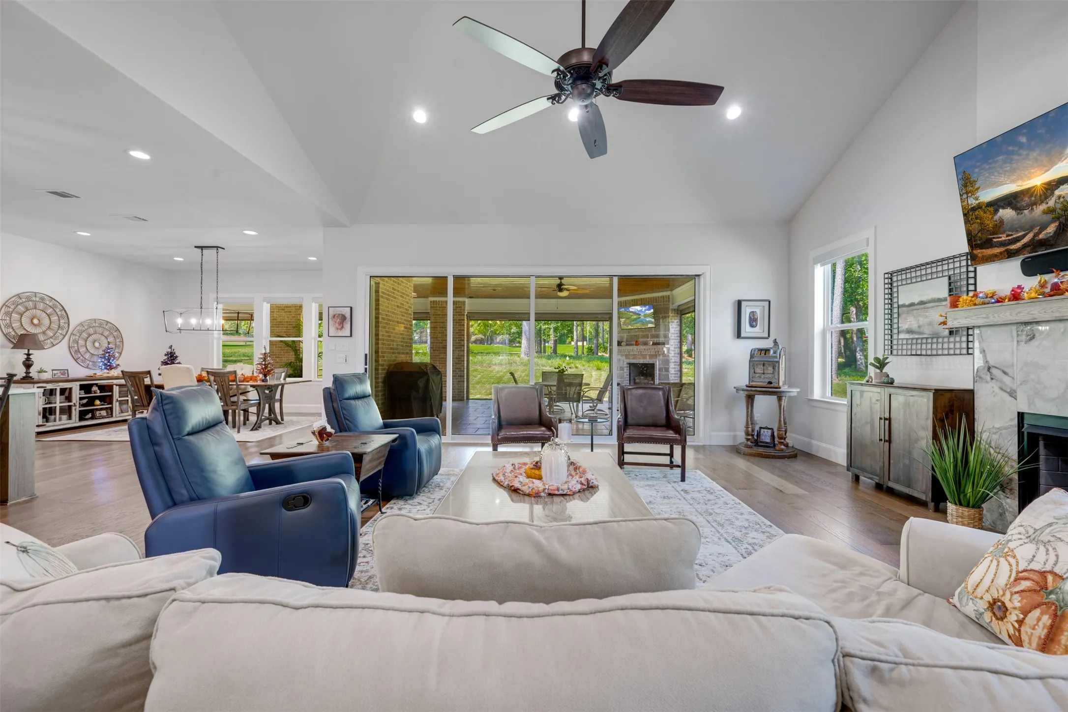 Single Family Residence For Sale in Cherokee County , 549 Eagles Nest Trail, Bullard, Texas 75757, 3 Bedroom, 3 Bathroom, 3 Garage spaces, 2,847 Sqft, built in 2022, mls#21405856, Real Estate Agent in Bullard, Homes For Sale in Cherokee county, Homes For Sale in Bullard, Realtor in Bullard Texas, Real Estate Brokerage Independent Realty Texas, Luminita Cordes Realtor
