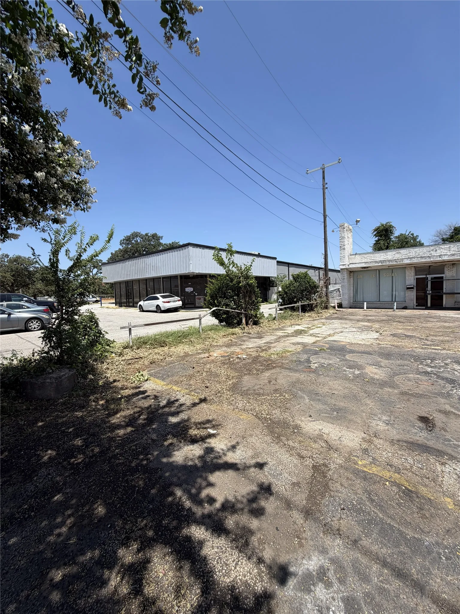 Office For Sale in Tarrant County , 336 W Hurst Boulevard, Hurst, Texas 76053, 0, 0, Garage spaces, 0 Sqft, built in 1960, mls#21403700, Real Estate Agent in Hurst, Homes For Sale in Tarrant county, Homes For Sale in Hurst, Realtor in Hurst Texas, Real Estate Brokerage Independent Realty Texas, Luminita Cordes Realtor