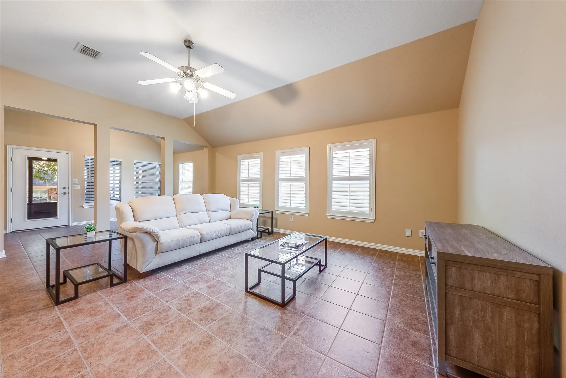 Single Family Residence For Sale in Collin County , 1307 Shinnecock Court, Fairview, Texas 75069, 2 Bedroom, 2 Bathroom, 2 Garage spaces, 1,571 Sqft, built in 2005, mls#21395829, Real Estate Agent in Fairview, Homes For Sale in Collin county, Homes For Sale in Fairview, Realtor in Fairview Texas, Real Estate Brokerage Independent Realty Texas, Luminita Cordes Realtor