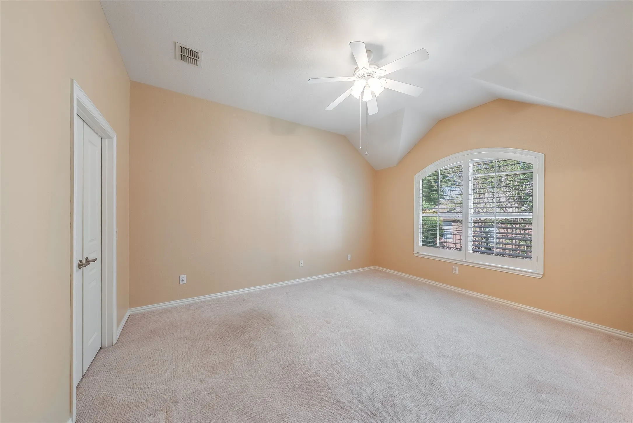 Single Family Residence For Sale in Collin County , 1307 Shinnecock Court, Fairview, Texas 75069, 2 Bedroom, 2 Bathroom, 2 Garage spaces, 1,571 Sqft, built in 2005, mls#21395829, Real Estate Agent in Fairview, Homes For Sale in Collin county, Homes For Sale in Fairview, Realtor in Fairview Texas, Real Estate Brokerage Independent Realty Texas, Luminita Cordes Realtor