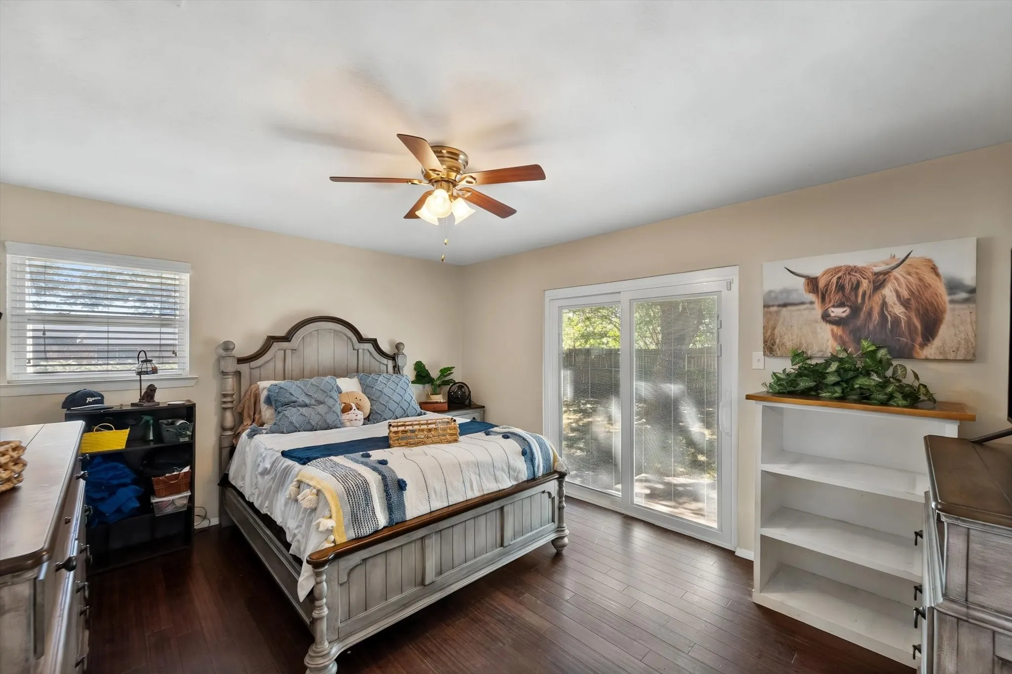 Single Family Residence For Sale in Tarrant County , 1012 Keith Drive, Hurst, Texas 76053, 4 Bedroom, 2 Bathroom, 2 Garage spaces, 1,998 Sqft, built in 1965, mls#21405688, Real Estate Agent in Hurst, Homes For Sale in Tarrant county, Homes For Sale in Hurst, Realtor in Hurst Texas, Real Estate Brokerage Independent Realty Texas, Luminita Cordes Realtor